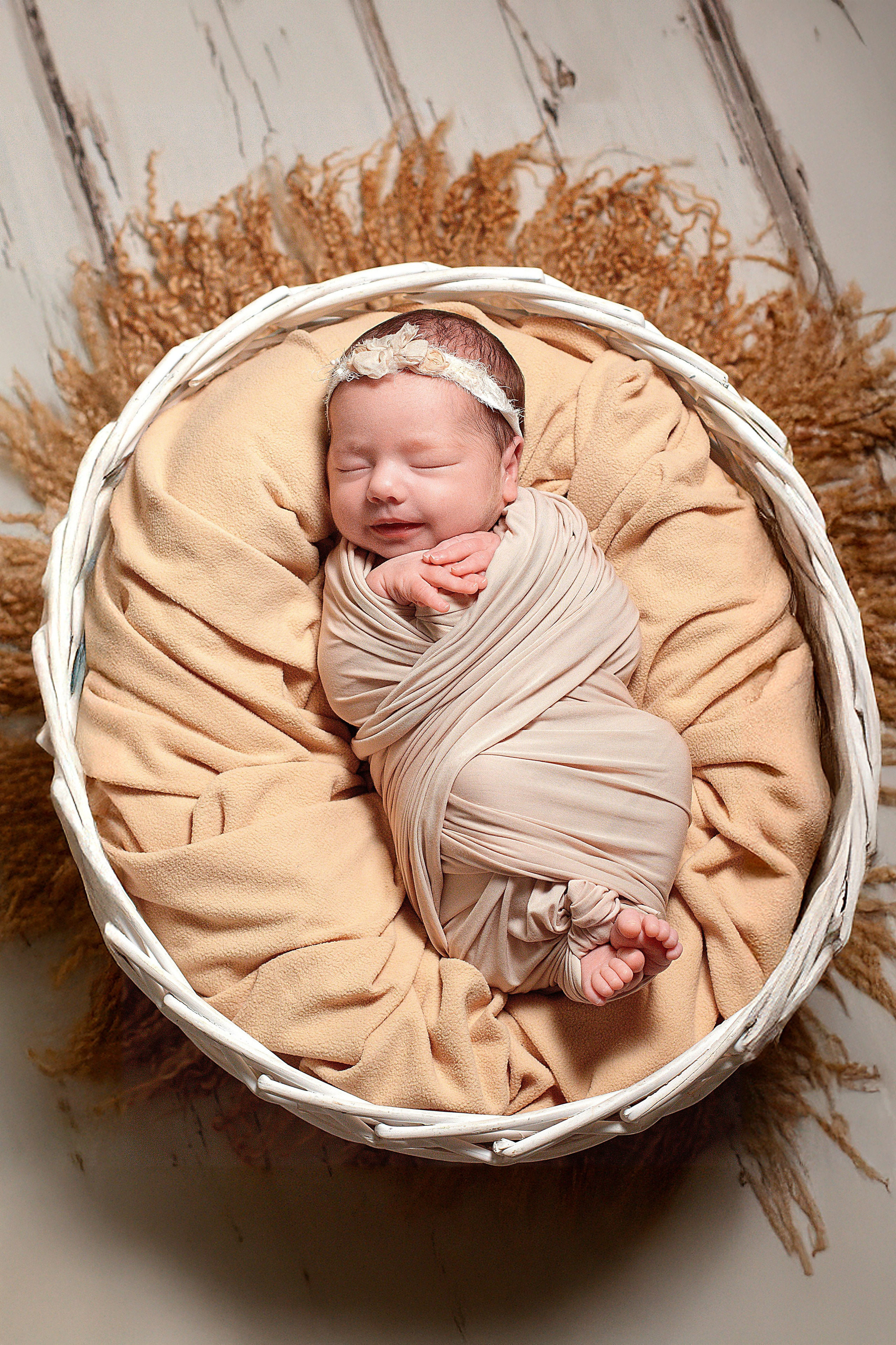 Newborn классическая. Детский и семейный фотограф в г. Бельцы