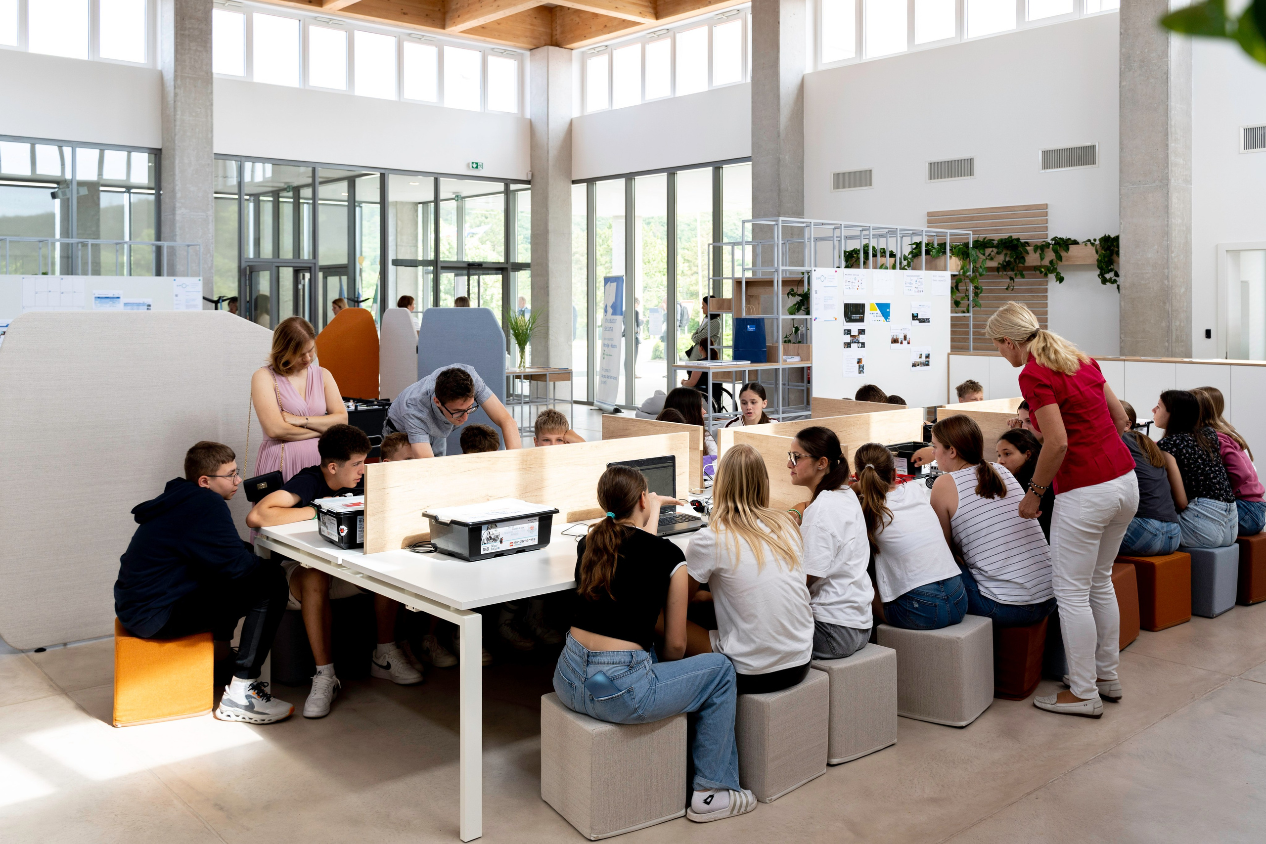 Fotografiranje dogodkov. Fotografinja in videografinja Mariia Bortiakova iz Slovenije: fotografiranje dogodkov, portretov in snemanje videov po vsej Sloveniji