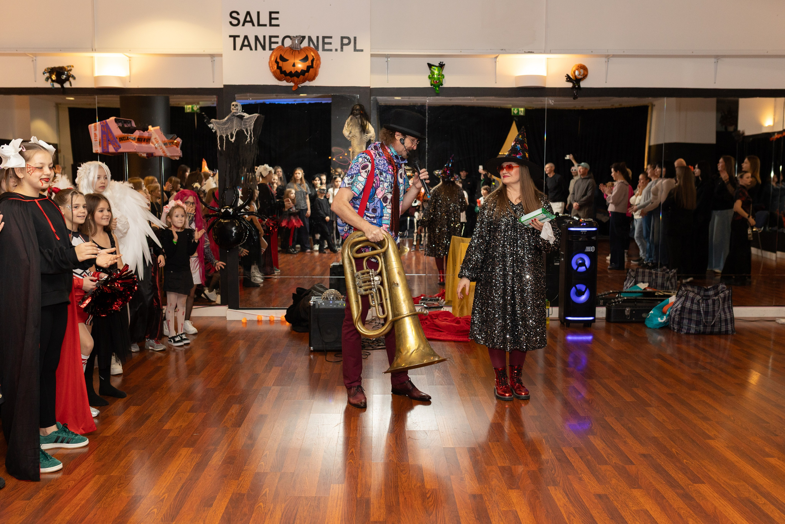 Leo dance studio Helloween 2025. Семейный и детский фотограф в Варшаве Мила Бобровская