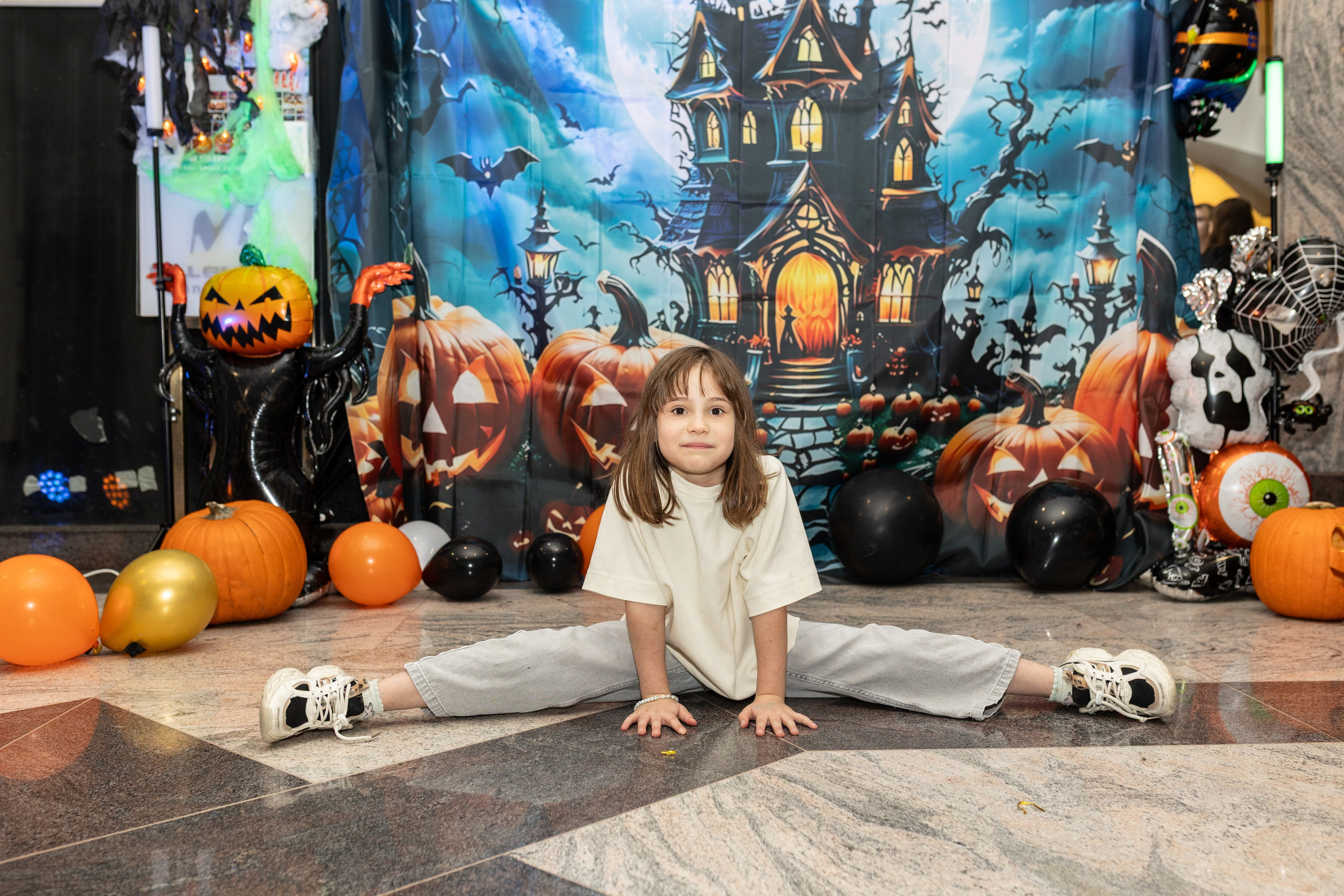 Leo dance studio Helloween 2025. Семейный и детский фотограф в Варшаве Мила Бобровская