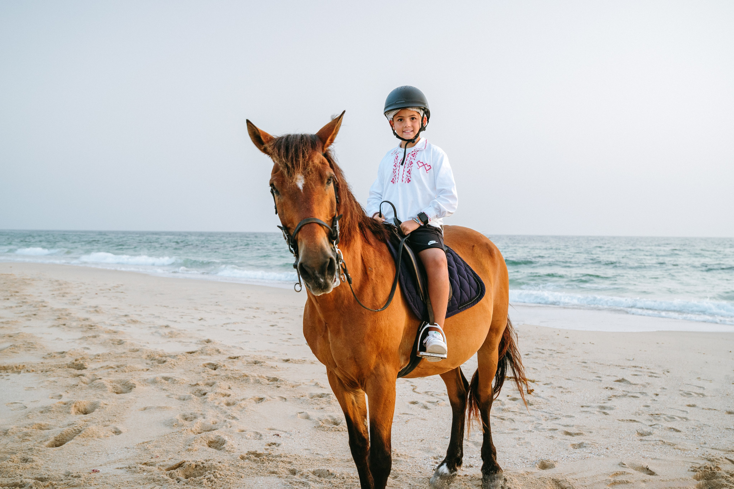 Marlene & Tiago com filhos. Passeios a Cavalo na Praia Peniche | Eco Salgados Agroturismo