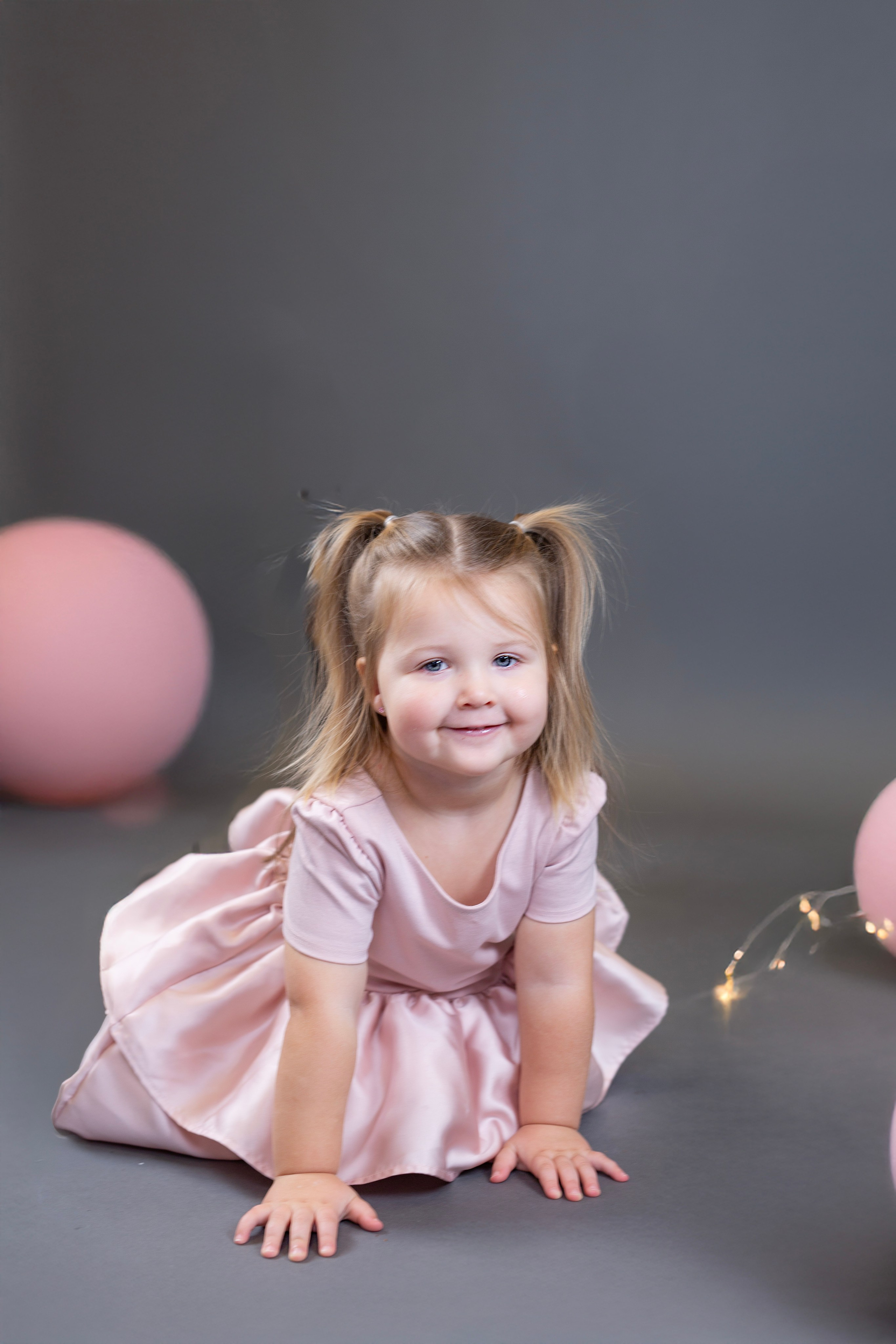 Agata. Family and real state photographer in Haugesund Dina Vikra