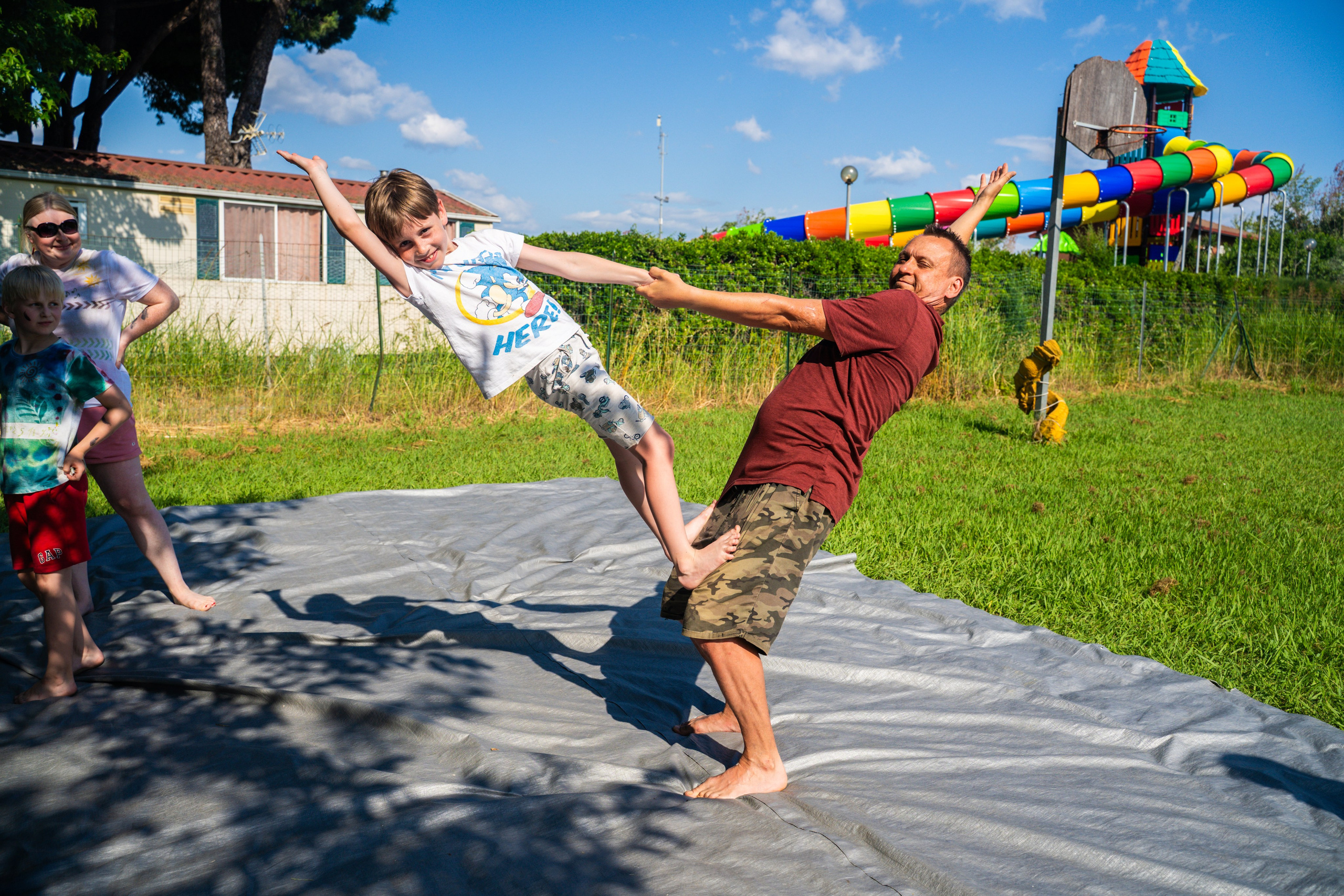Детская игровая контактная импровизация. Семейные лагеря в Европе с Ниной Янечковой и Ириной Зиновьевой