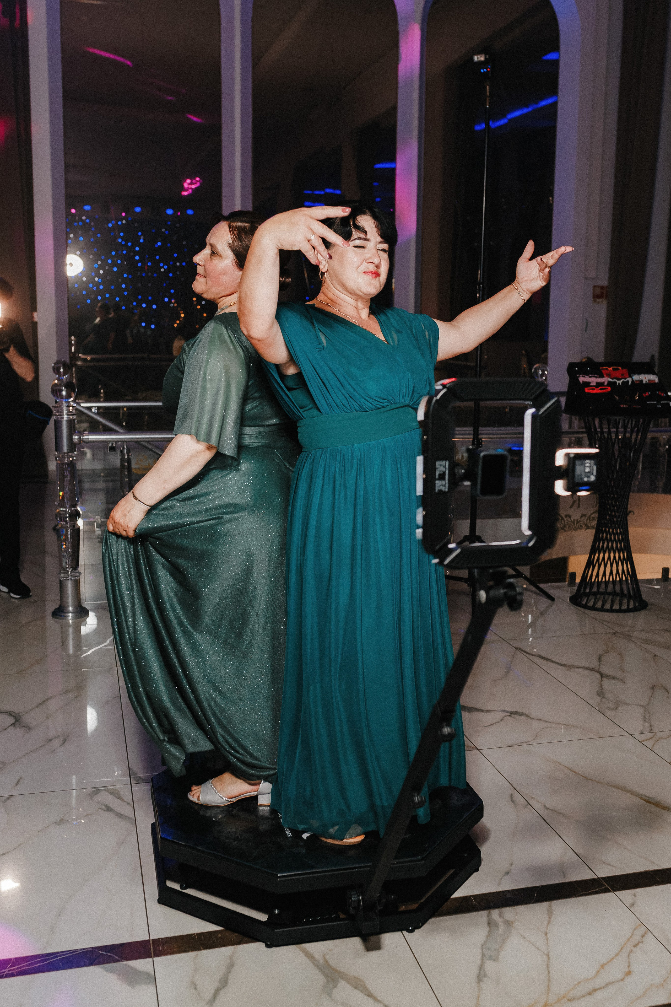 Спиннер 360° на свадьбу. Standart Studio — Услуги фото видео на свадьбу Молдова Кишинев