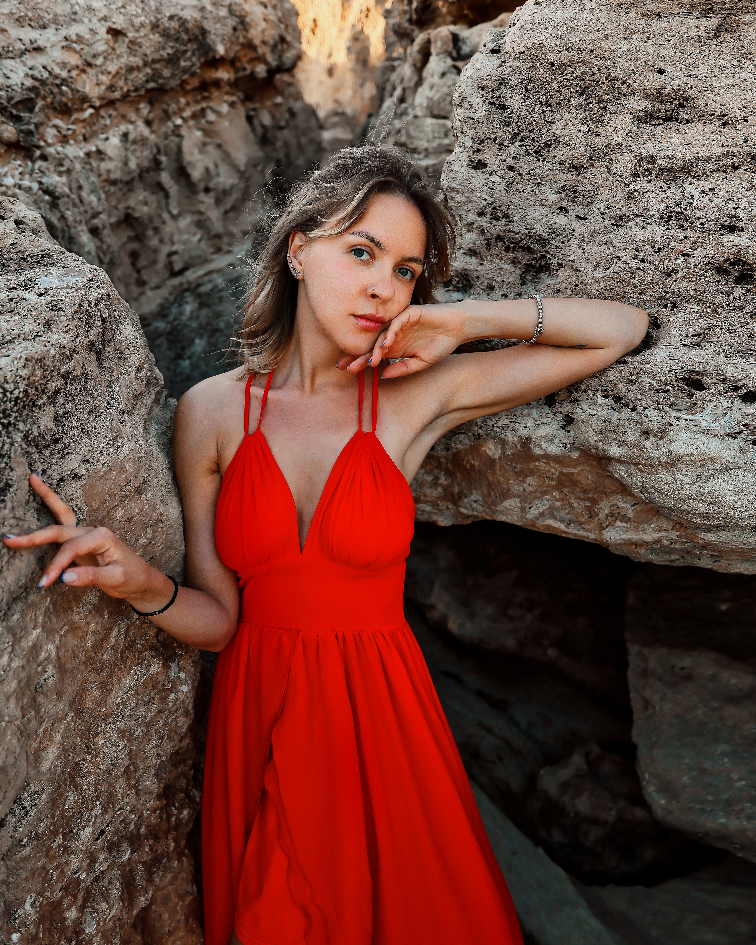 Индивидуальная съемка в красном платье, Айя-Напа. Апрель, 2022. Kipriotka. Ваш фотограф на Кипре (Айя-Напа, Протарас)