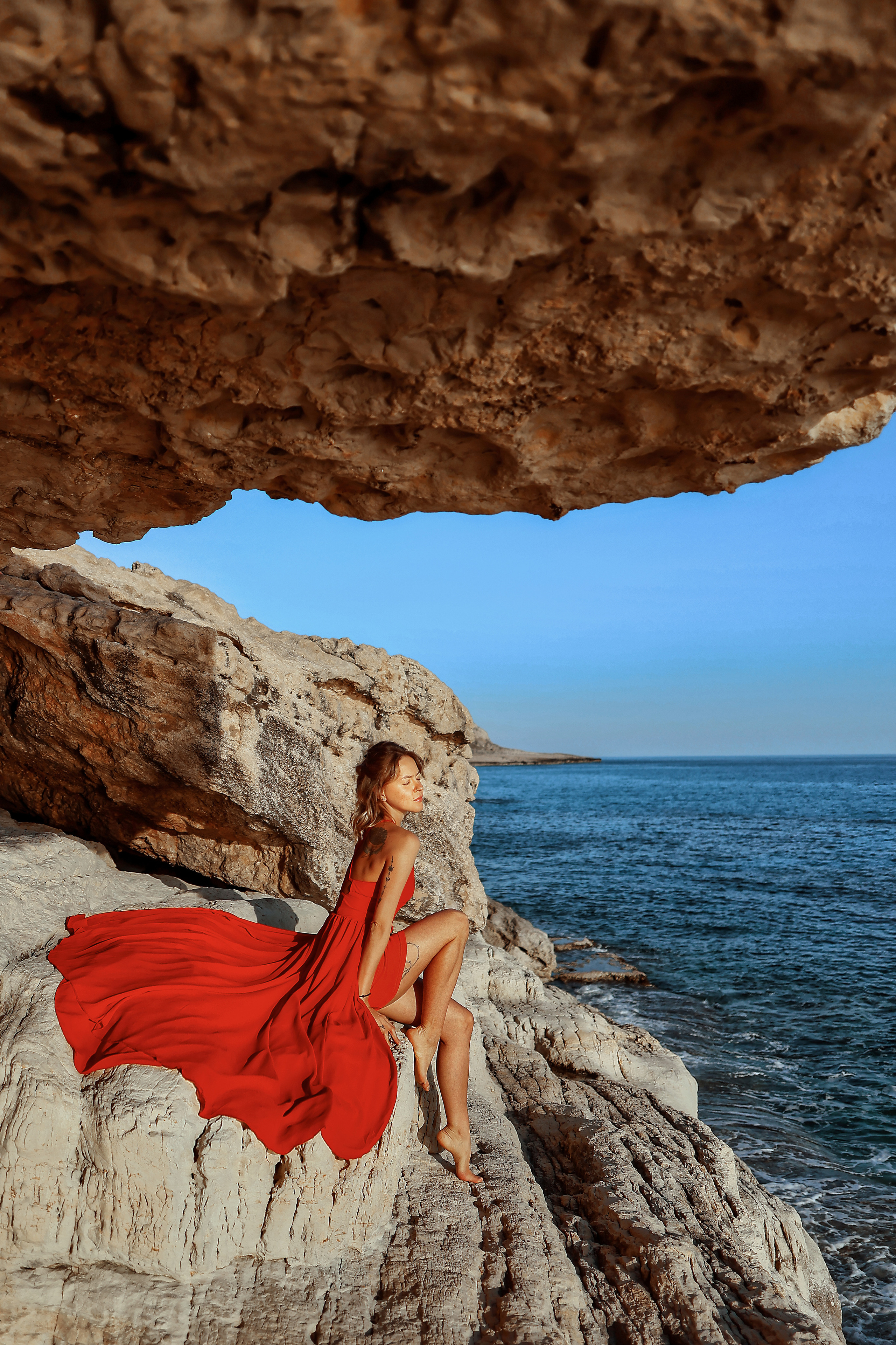 Индивидуальная съемка в красном платье, Айя-Напа. Апрель, 2022. Kipriotka. Ваш фотограф на Кипре (Айя-Напа, Протарас)