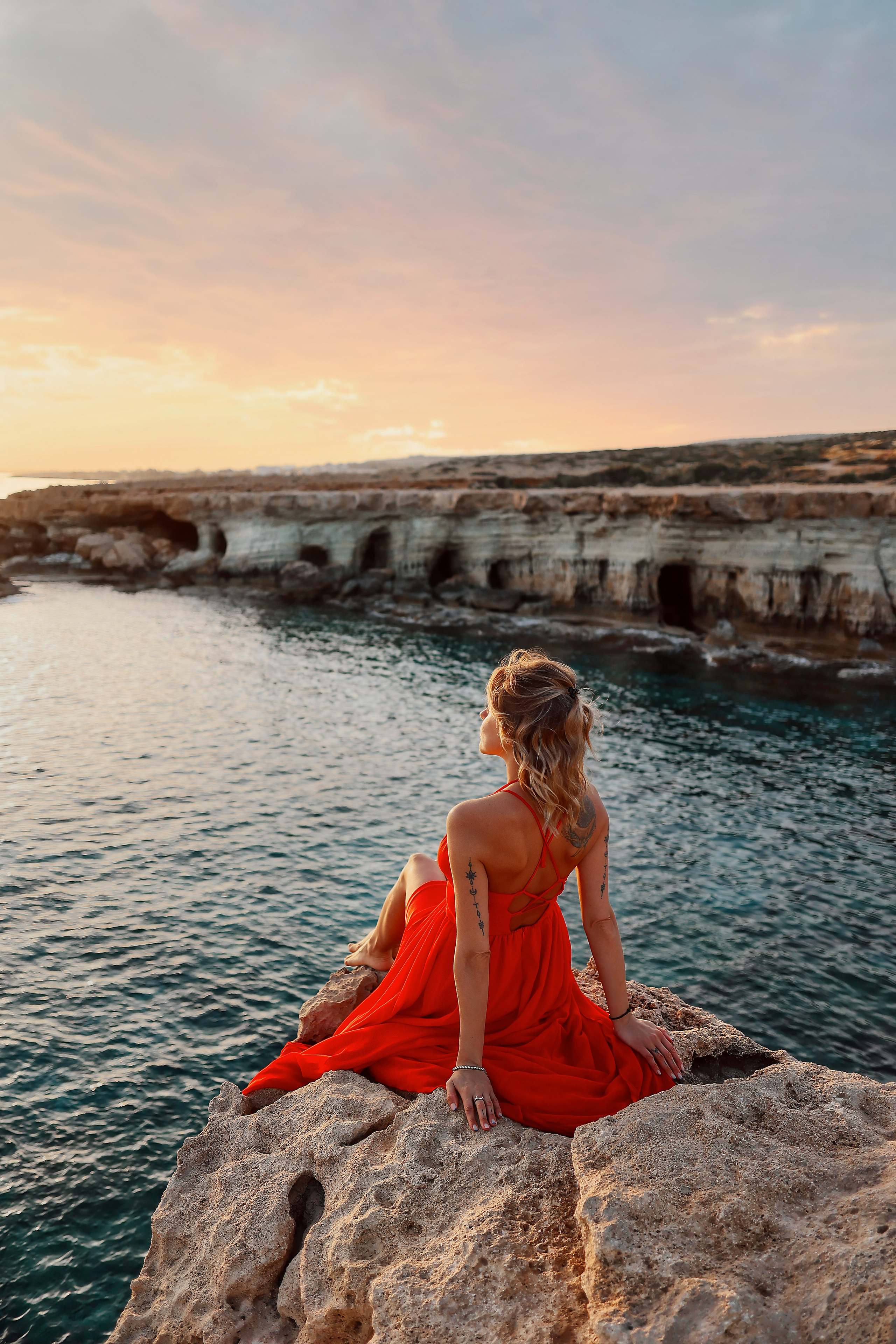 Индивидуальная съемка в красном платье, Айя-Напа. Апрель, 2022. Kipriotka. Ваш фотограф на Кипре (Айя-Напа, Протарас)