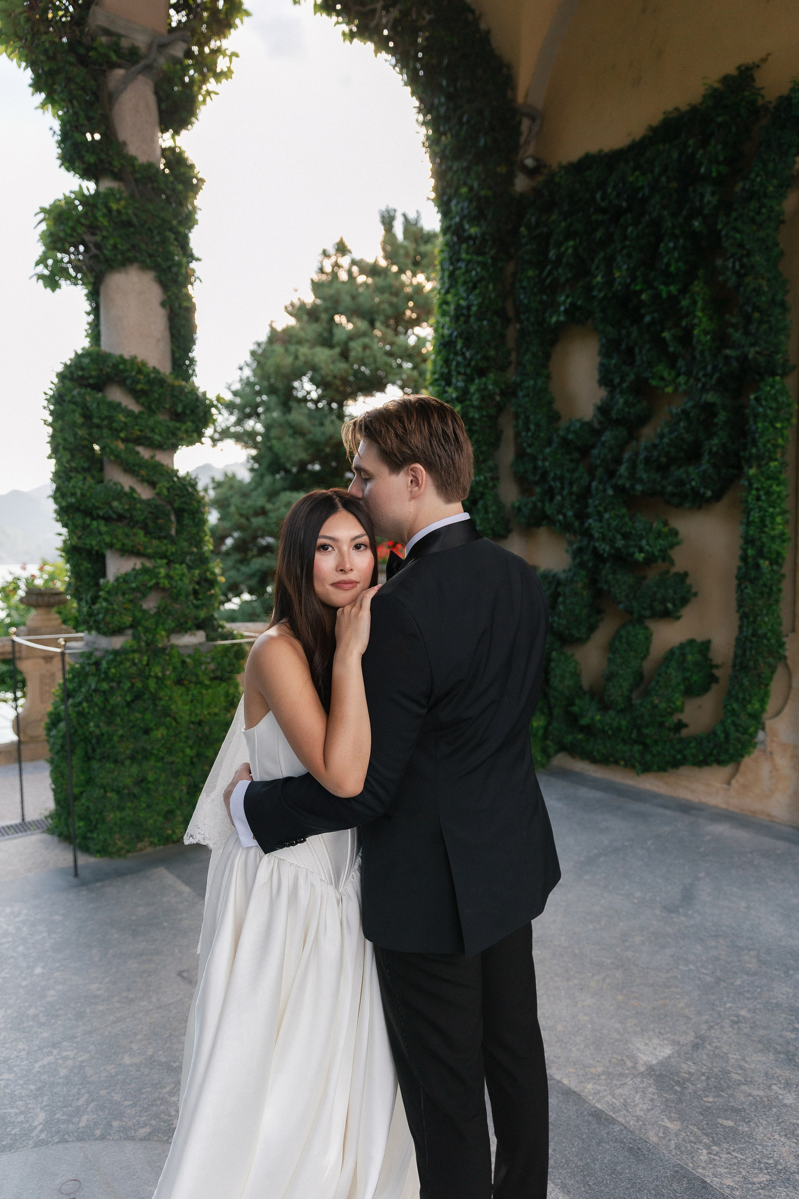 Lily & Zach, Villa del Balbianello. Photographer in Italy Anna Linnik