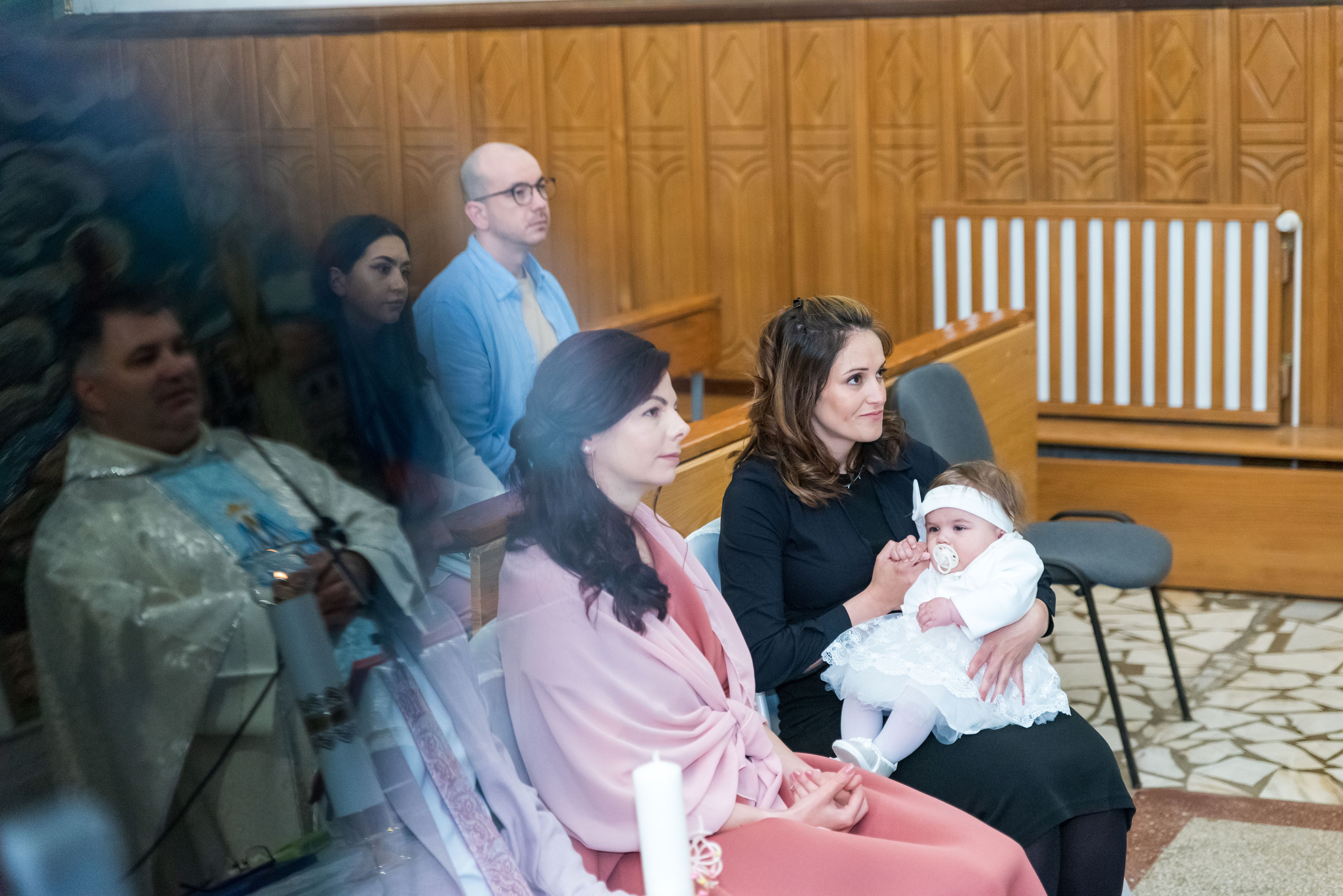 Fotograf botez catolic, sedinta foto biserică, fotografii cu bebe, fotograf profesionist botez Bucuresti, sedinta foto de familie, sedinta foto cu bebe, fotografii la botez acasa, fotografii pregatiri bebe, botezul bebelusului, obiceiuri la botez, fotograf pentru botez, oferta foto botez, fotograf profesionist Bucuresti, botezul.