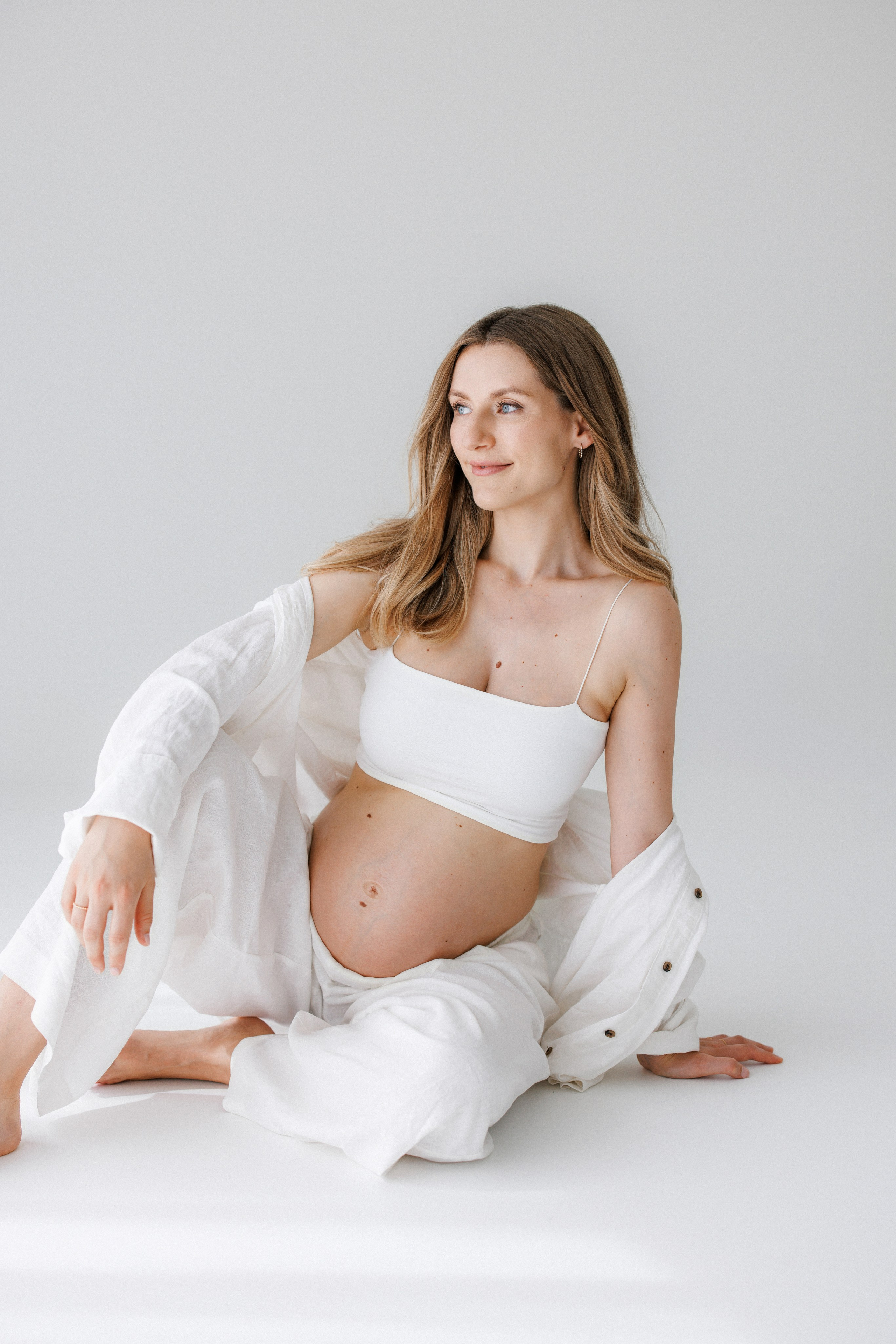 Schwangerschaftsfotografie in der Schweiz — Natürliche & lebendige Babybauchfotos in Zürich & Uster. Wedding and Family Photographer Switzerland and Italy. Valeria Diaz