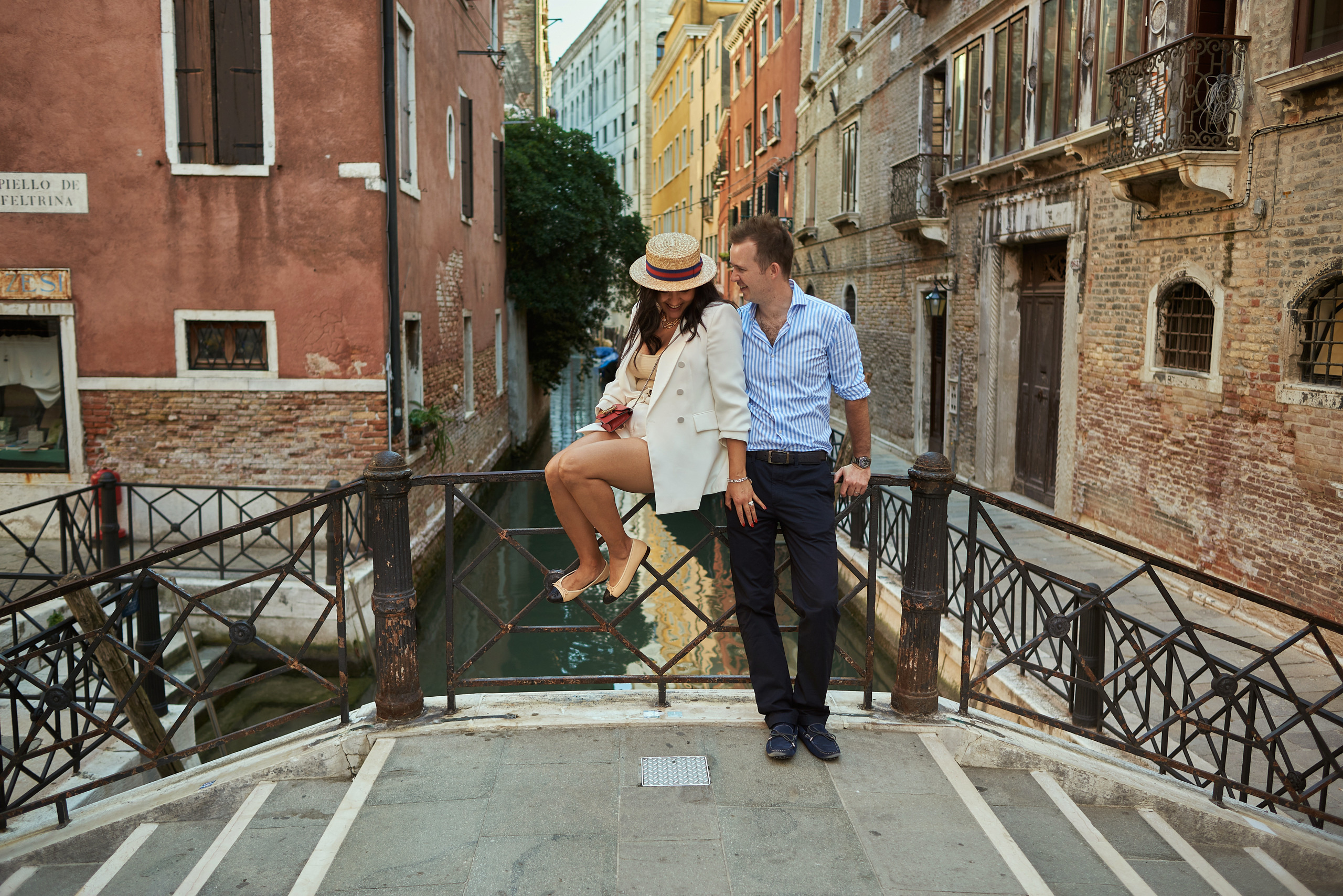 Anniversary photo shoot in Venice