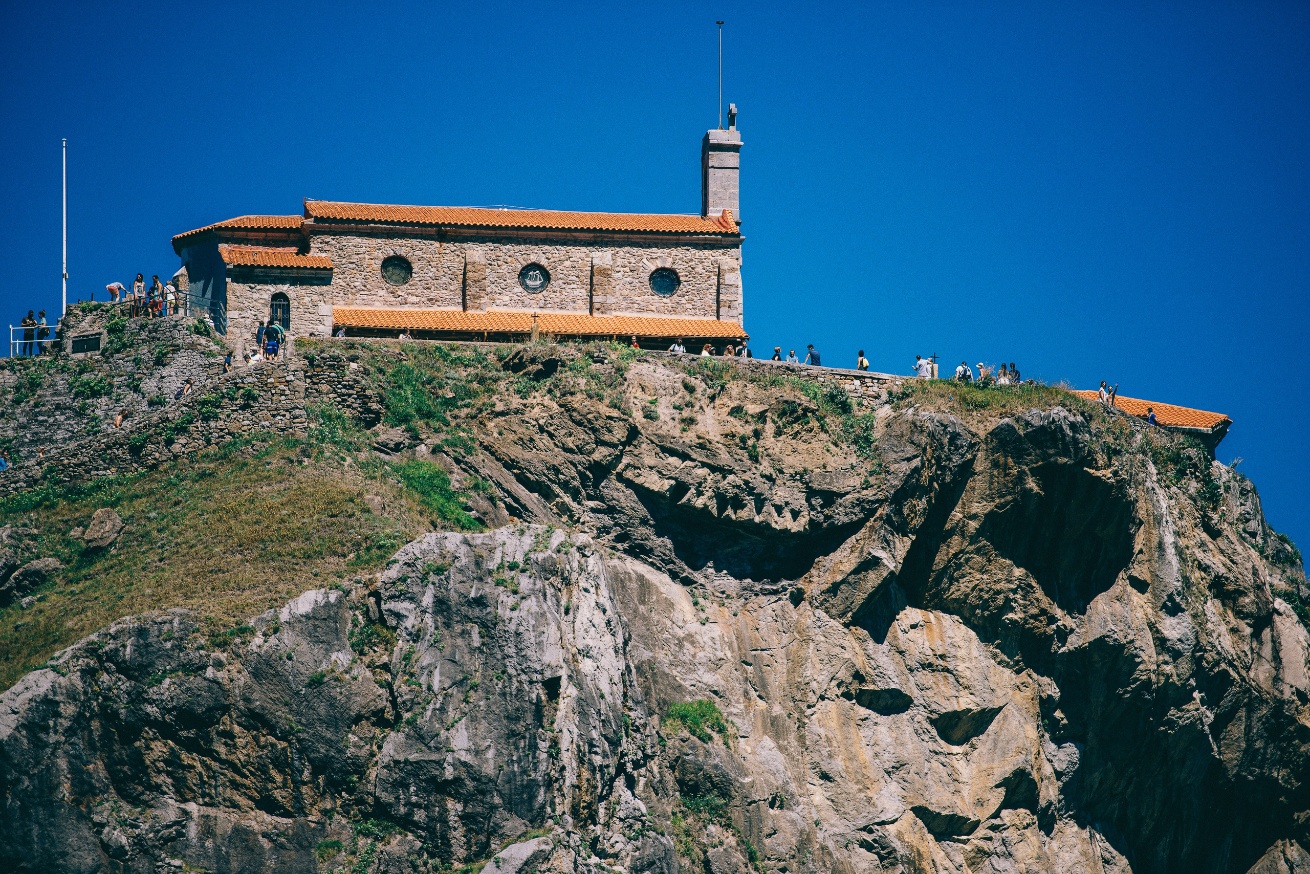Una boda de ensueño en San Juan de Gaztelugatxe. Fotógrafo profesional Bilbao