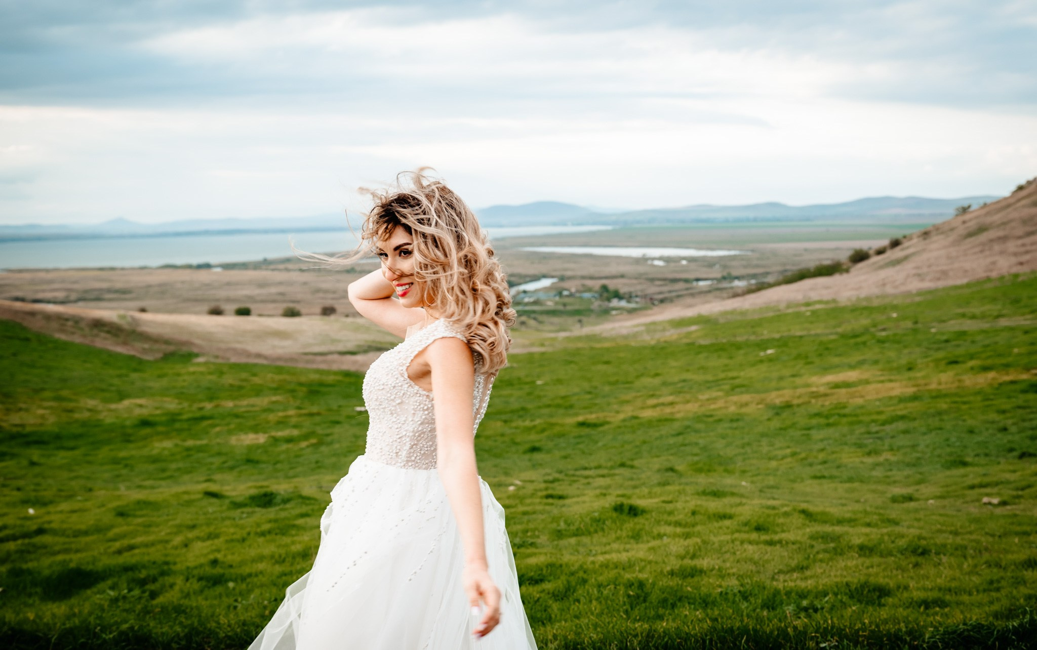 Alexandra & Robert. Www.besttalesstudio.com