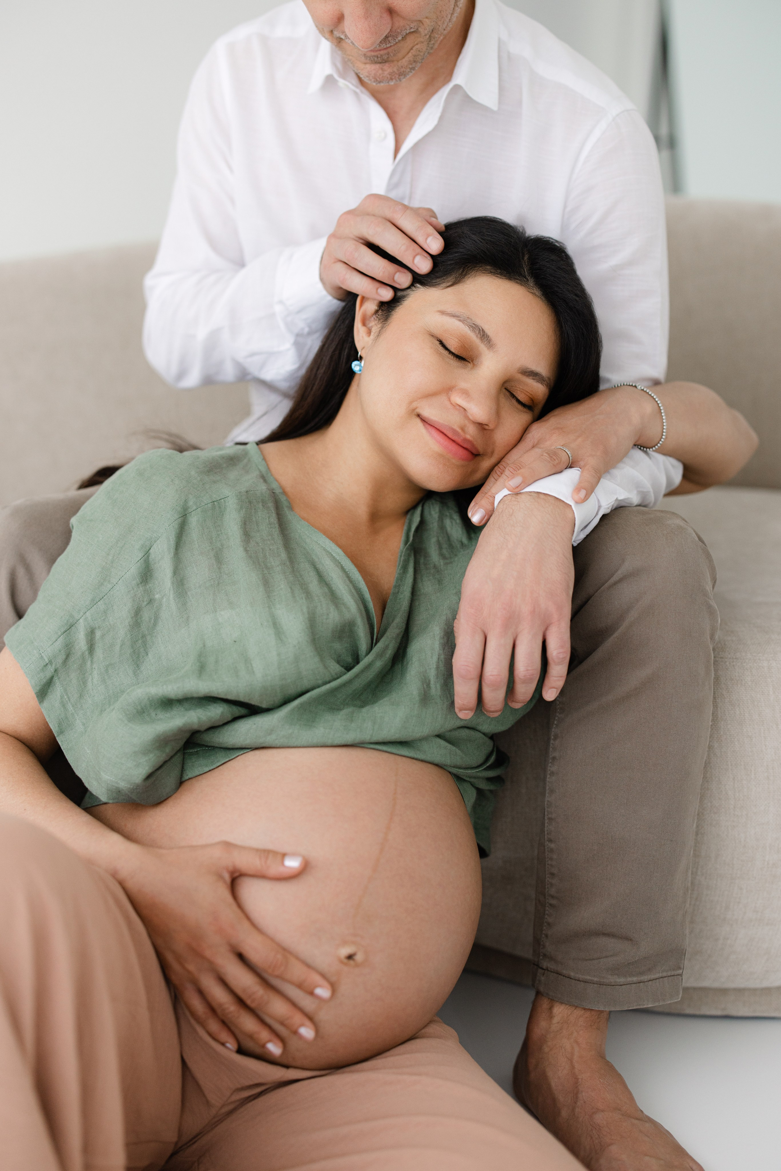 Zeitlose und moderne Schwangerschaftsfotografie in Zürich & Uster — natürlich, unkompliziert und ohne Kitsch. Wedding and Family Photographer Switzerland and Italy. Valeria Diaz