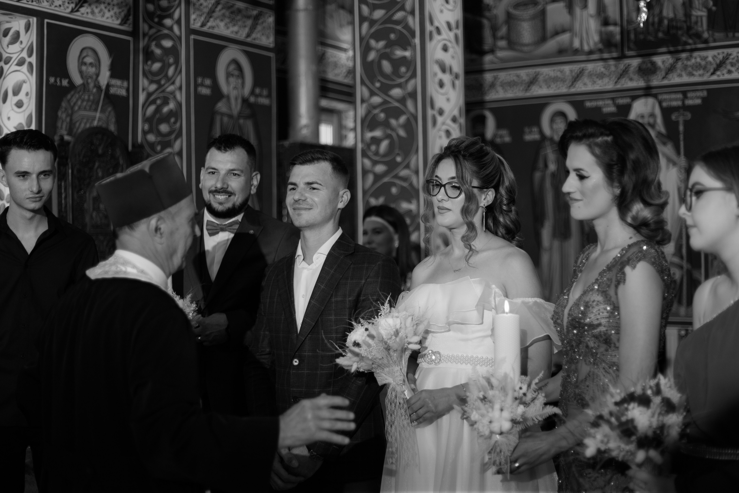 Oana & Vasile. Fotograf si videograf — evenimente si studio