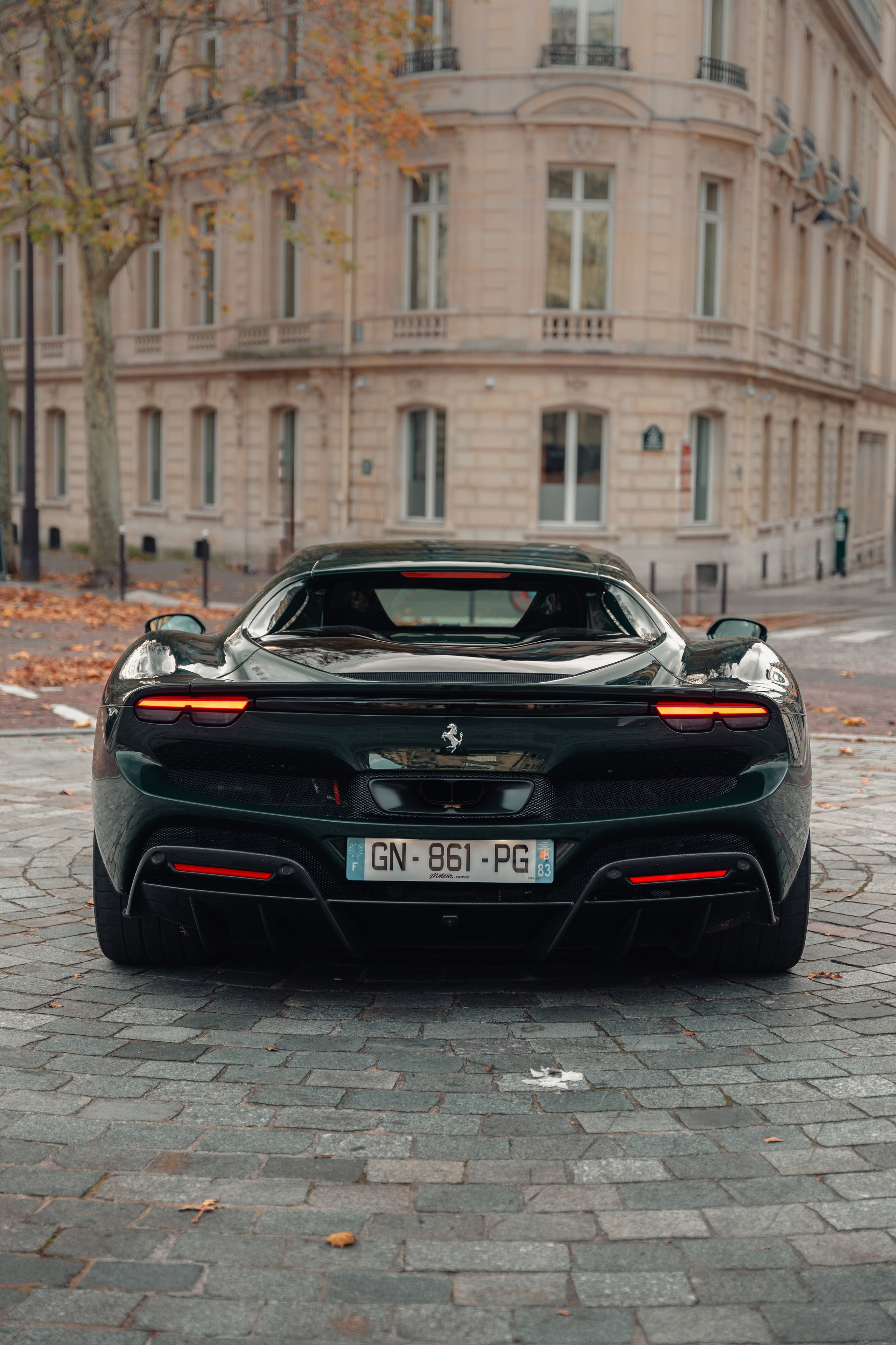 Ferrari 296 GTB. Photographe de voitures à Paris — Vitalii Motruk