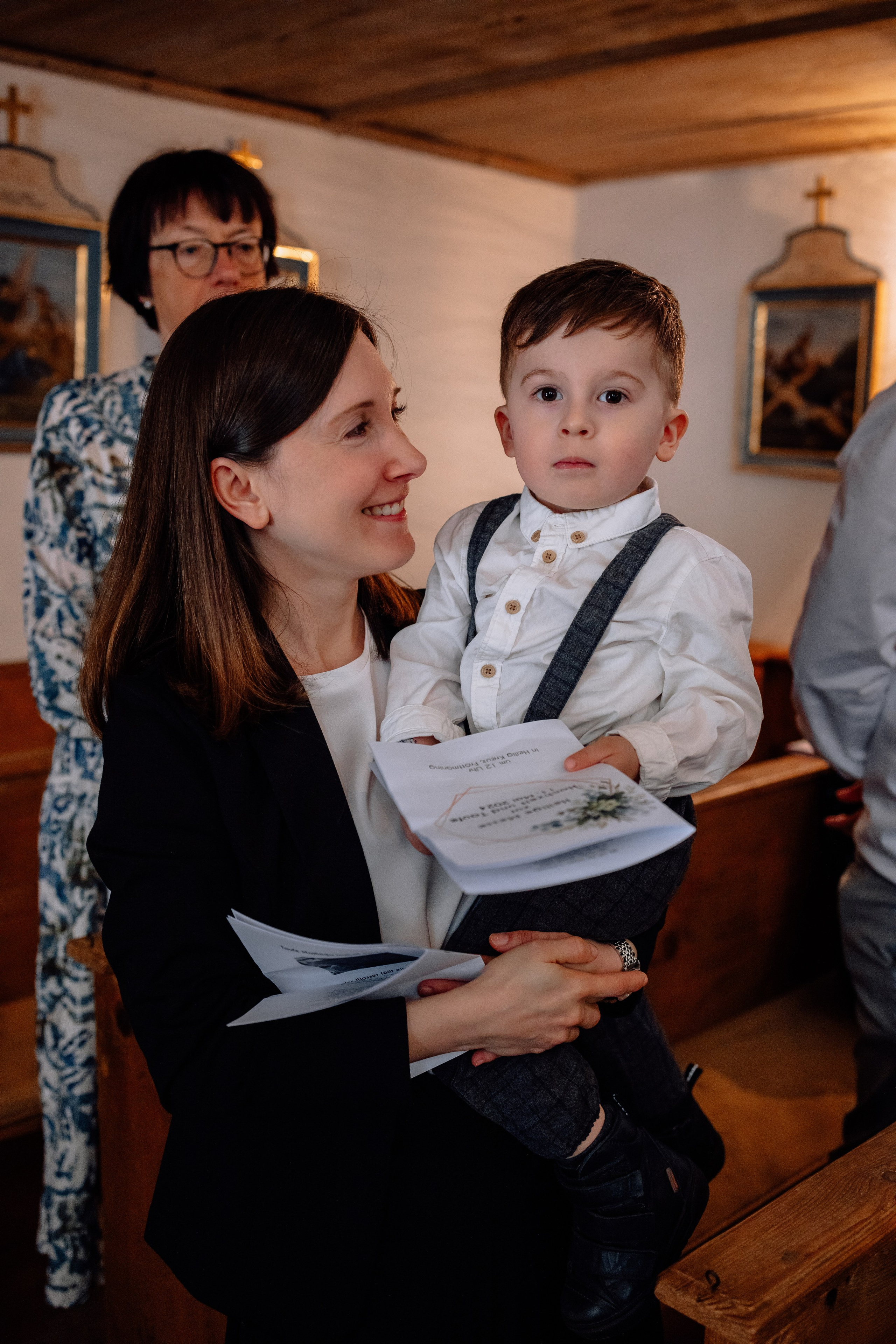 Trauung und Taufe: Heilig-Kreuz-Kirche. Hochzeitsfotograf München Taufe Familienfotograf Tanja Mauke