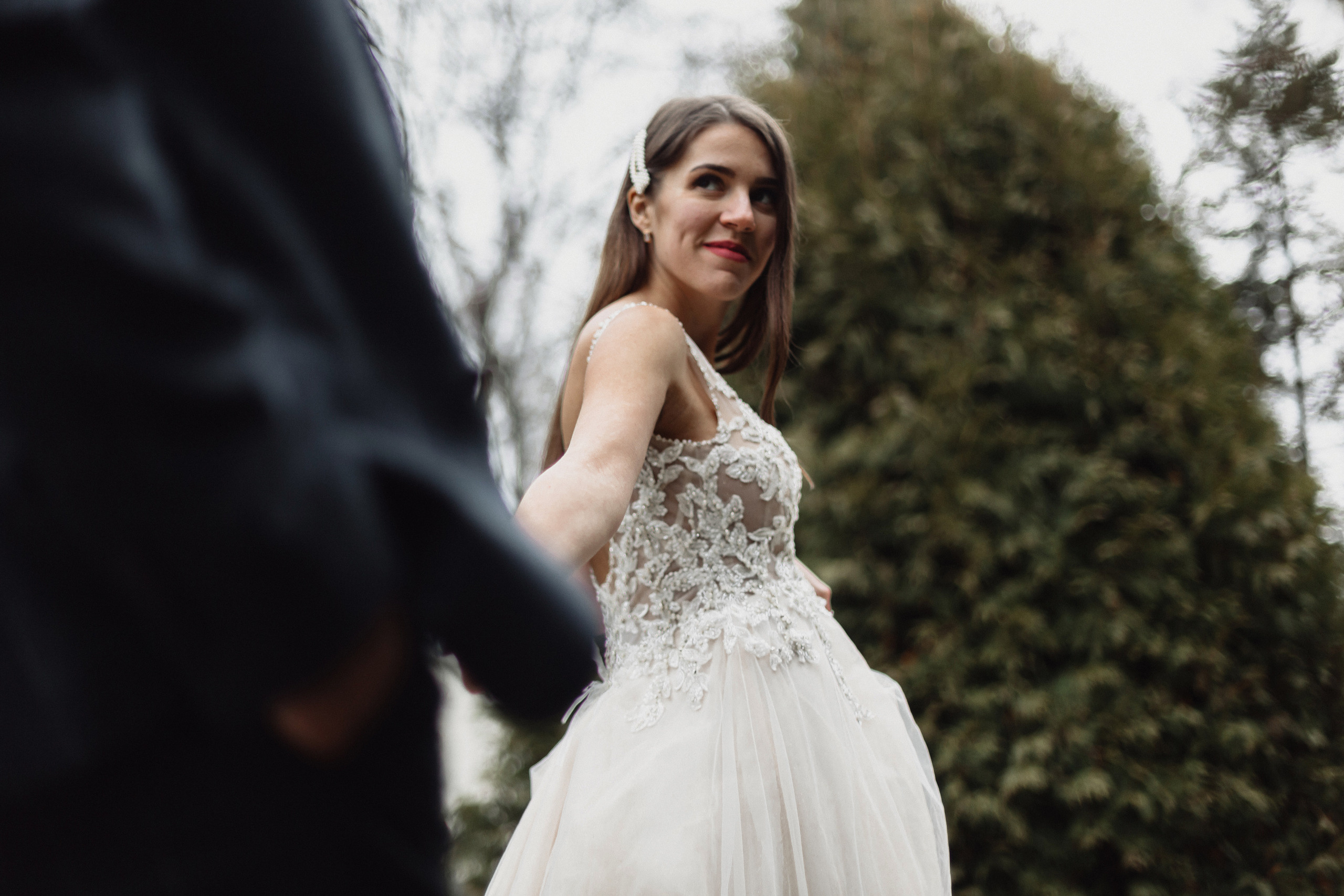 Christmas elopement of a couple in Prague. Wedding and portrait photographer in Poland Vitali Frozen