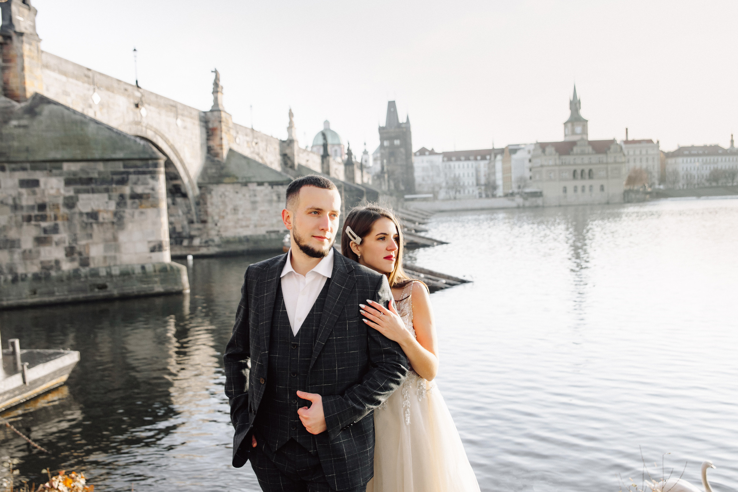 Christmas elopement of a couple in Prague. Wedding and portrait photographer in Poland Vitali Frozen