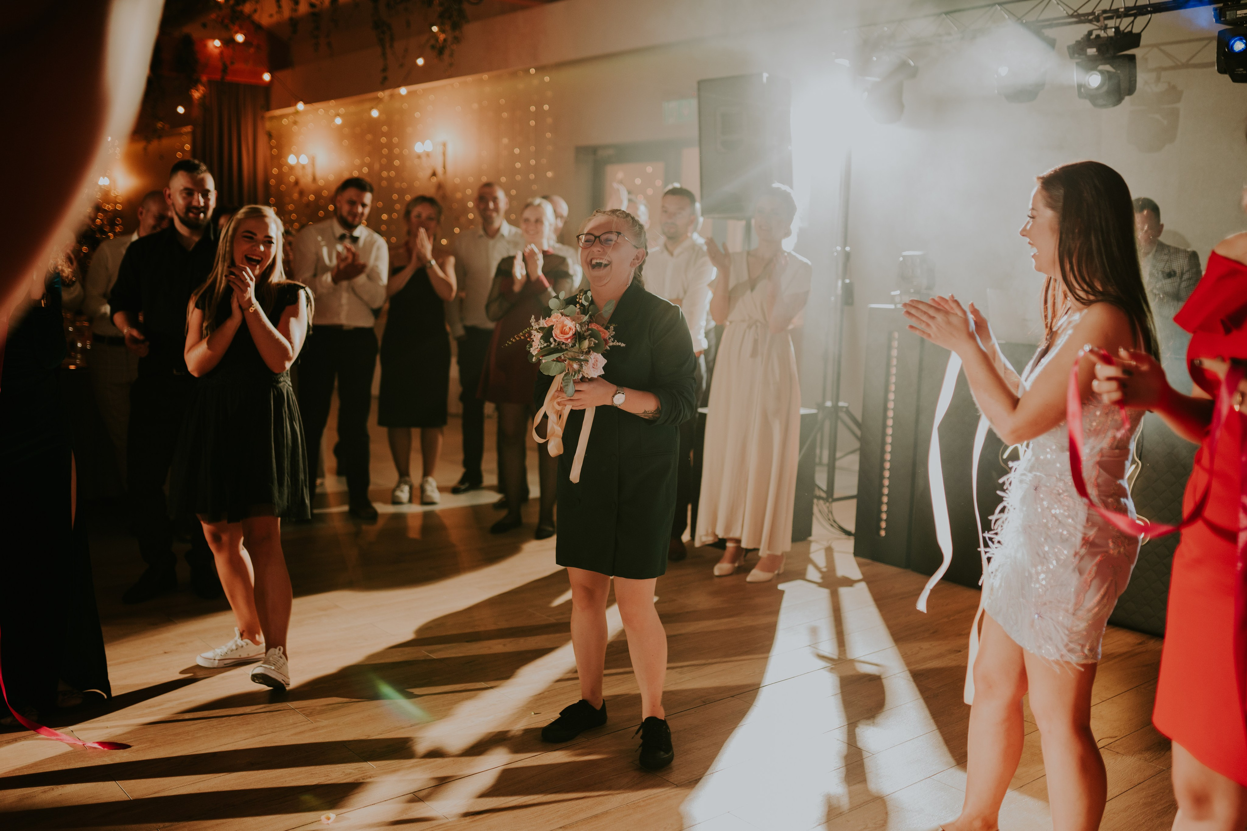 Sala Koralowa w Jaworzu: Opowieść o ślubie Nikoli i Kacpra. Karkowskafoto - fotografia miłości