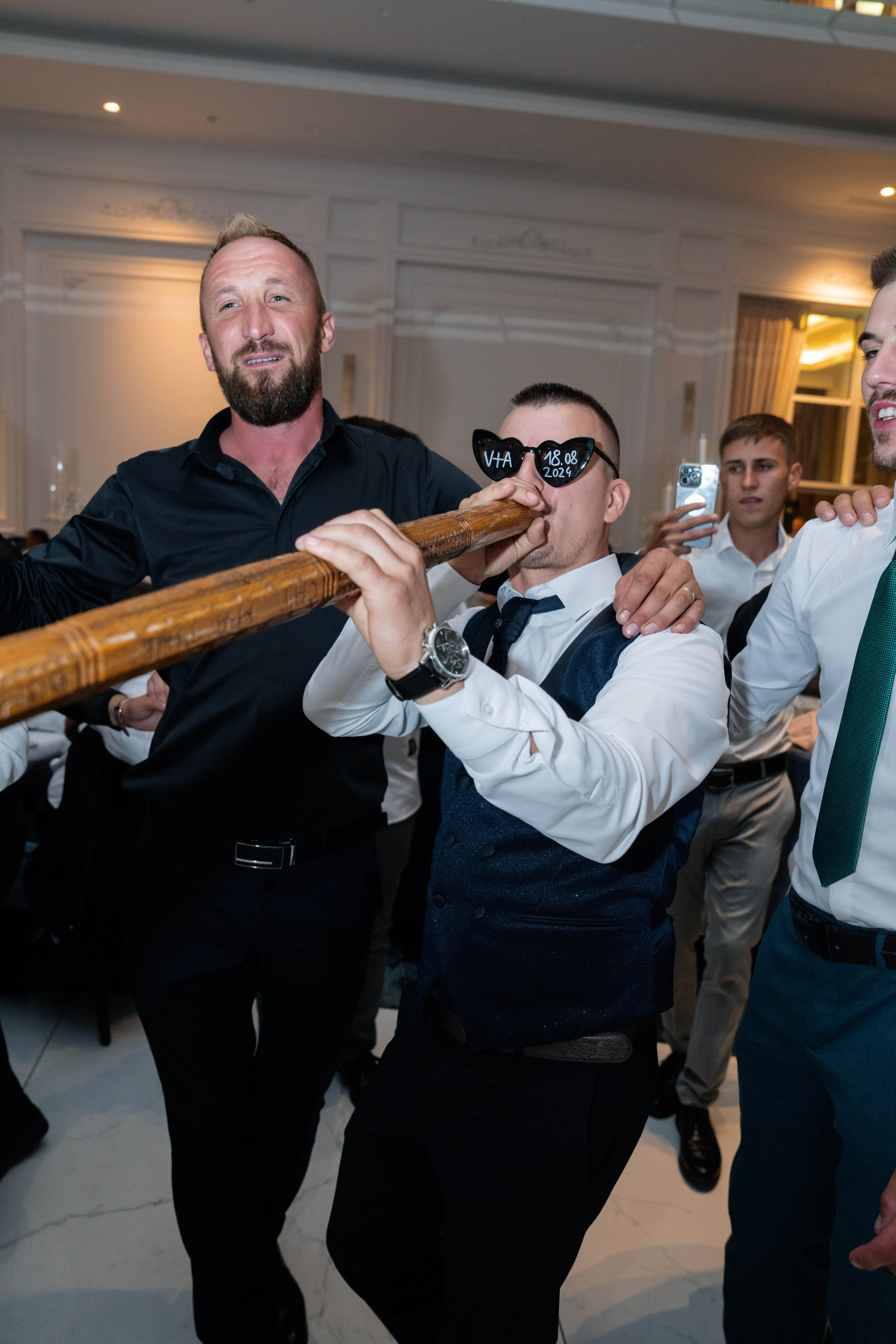 Romance Across Borders: Romania to Lake Como. Ioana Timis