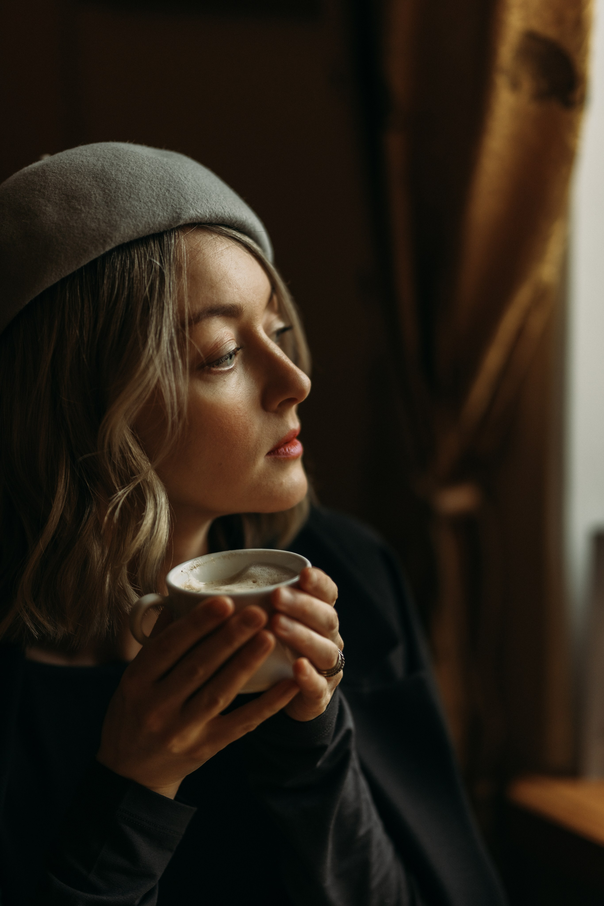 Woman phoshoot. Wedding and portrait photographer in Helsinki Vickan O