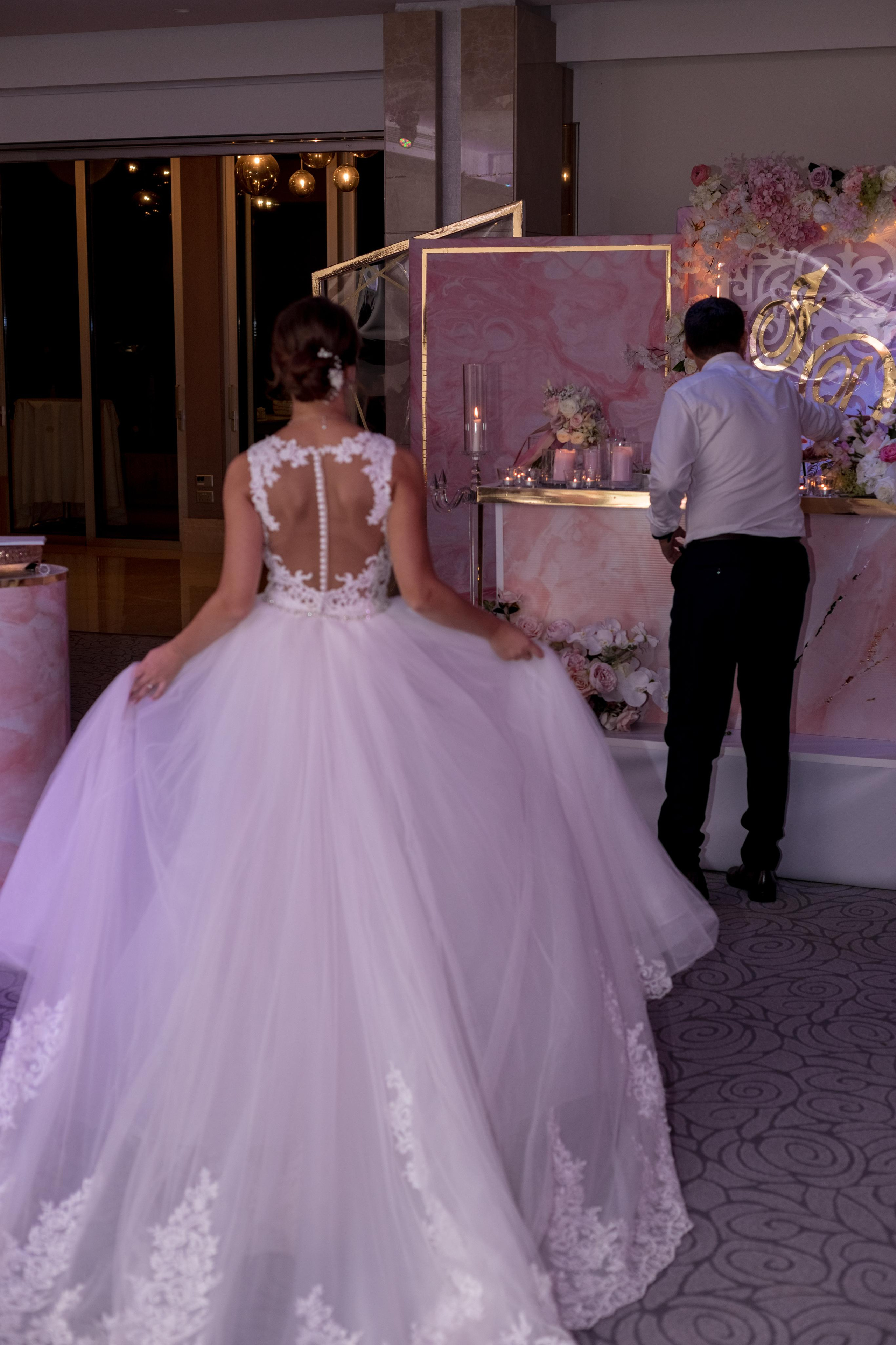 Свадебная фотосессия в Crown Plaza, Лимассол, Кипр