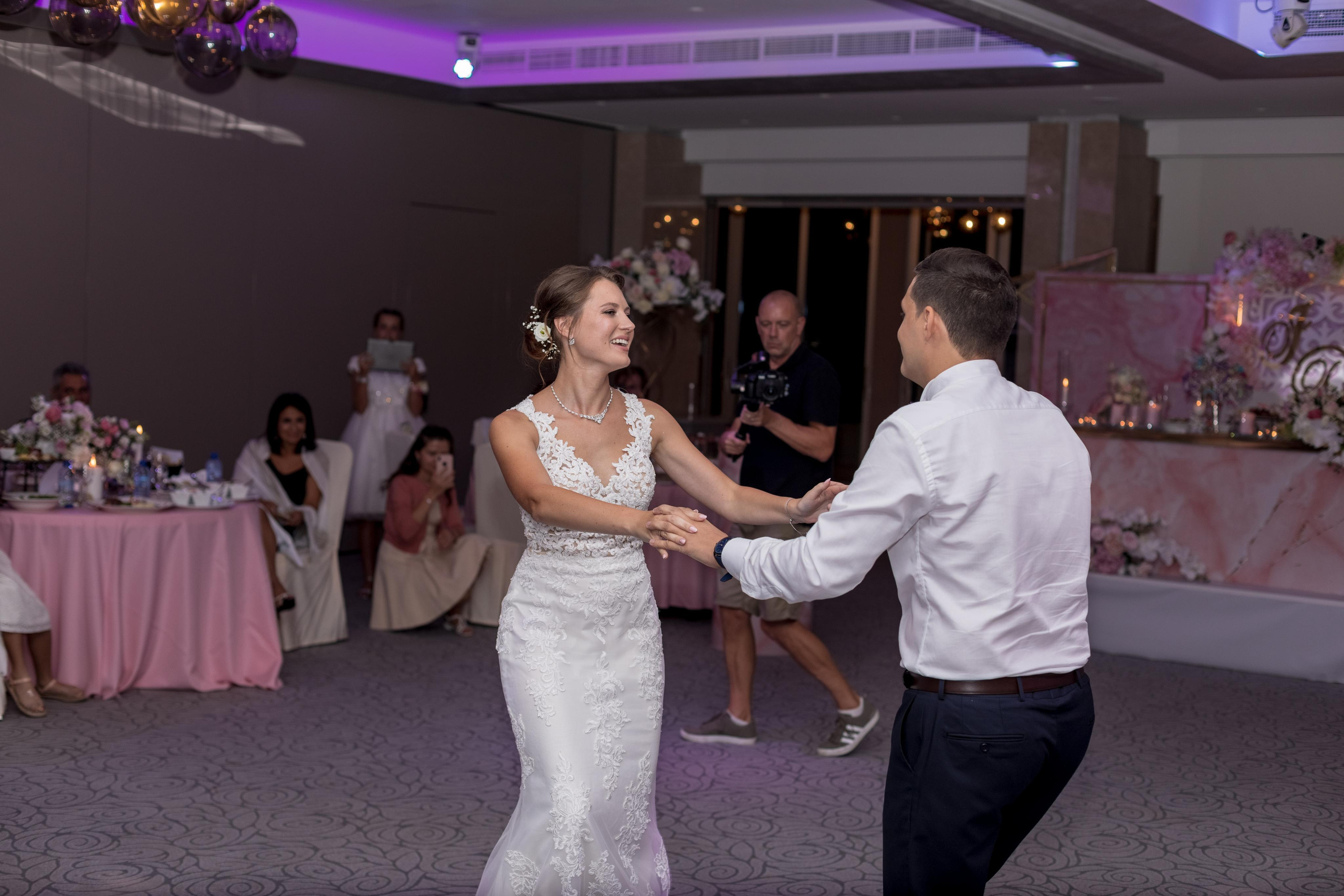 Свадебная фотосессия в Crown Plaza, Лимассол, Кипр