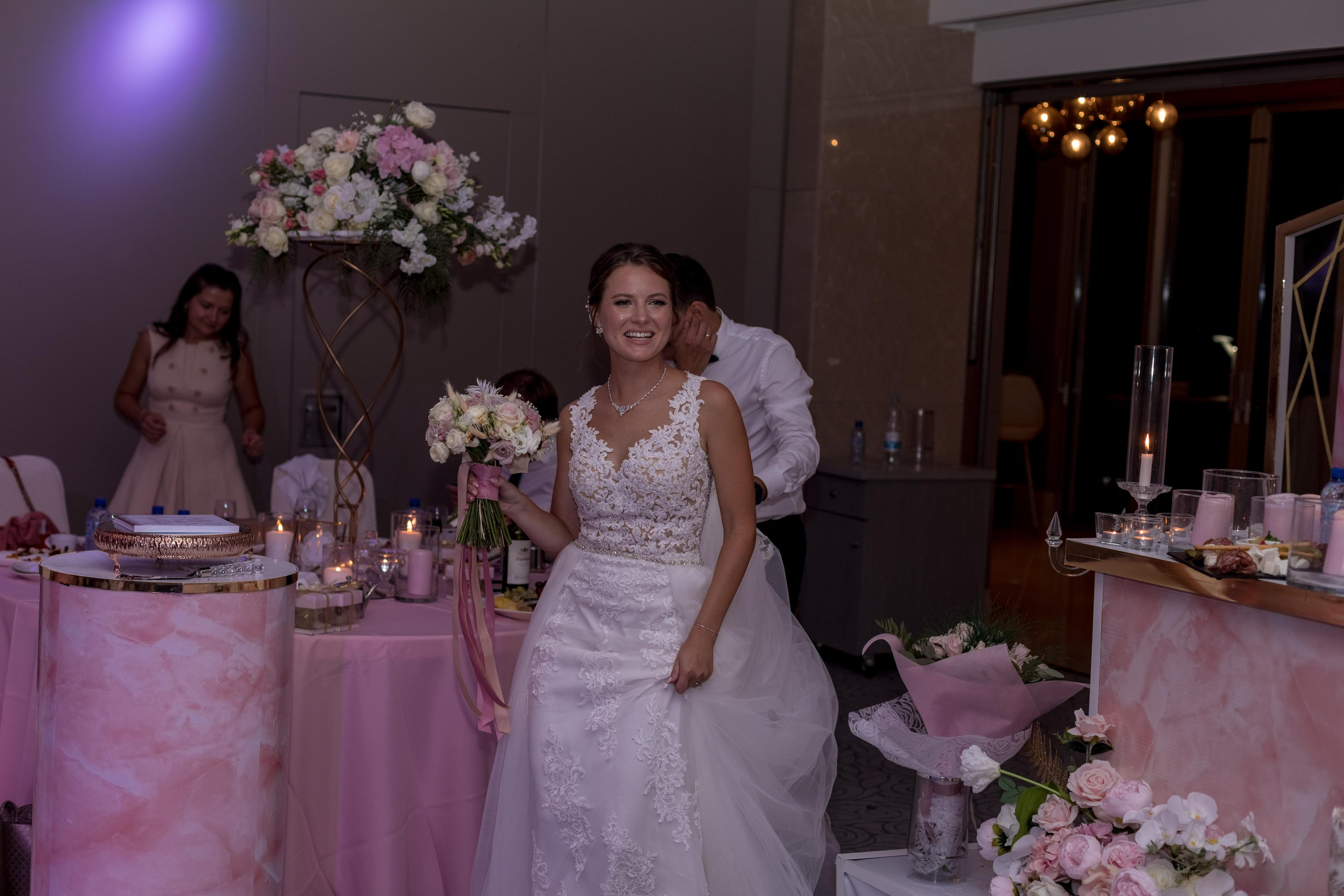 Свадебная фотосессия в Crown Plaza, Лимассол, Кипр