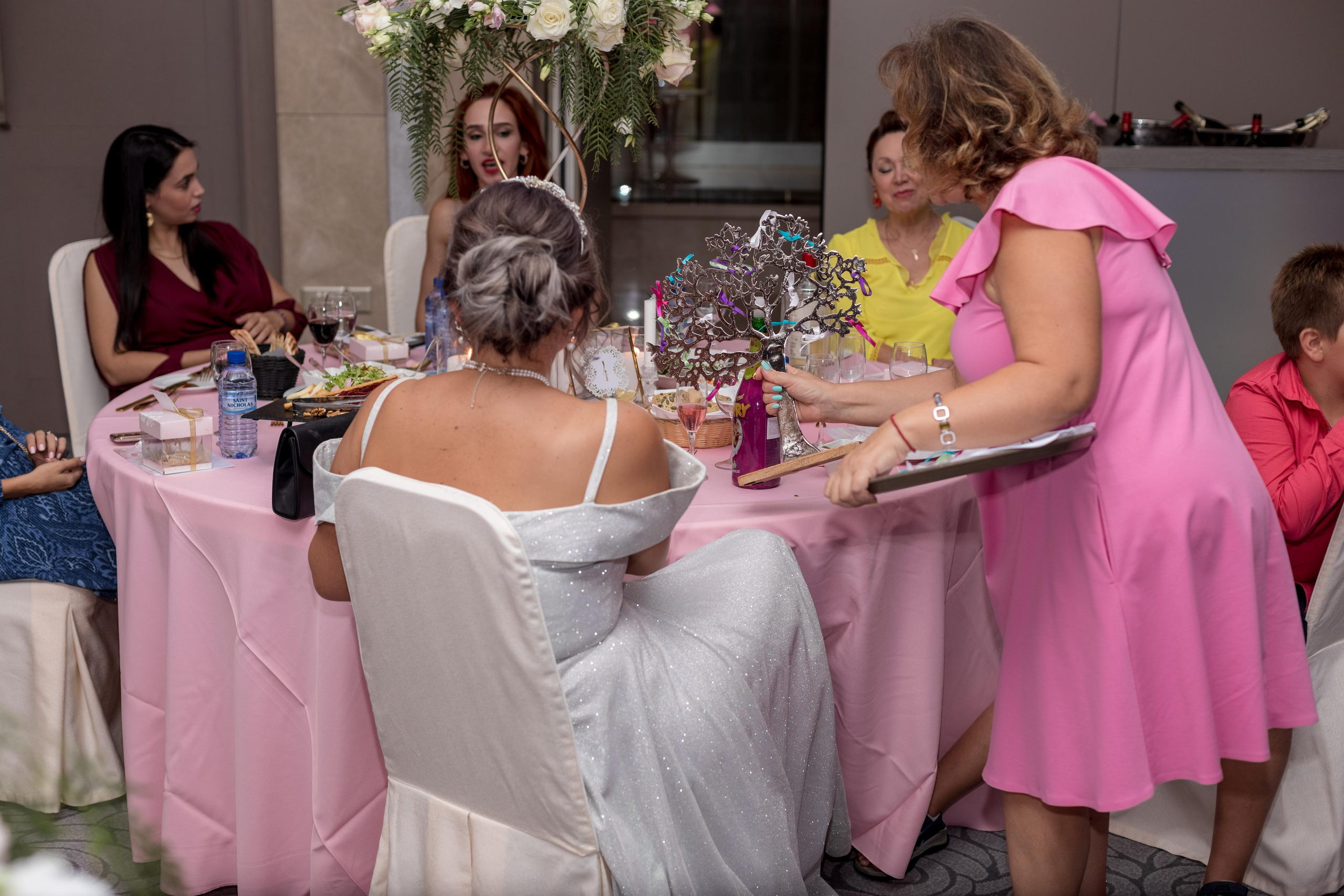 Свадебная фотосессия в Crown Plaza, Лимассол, Кипр