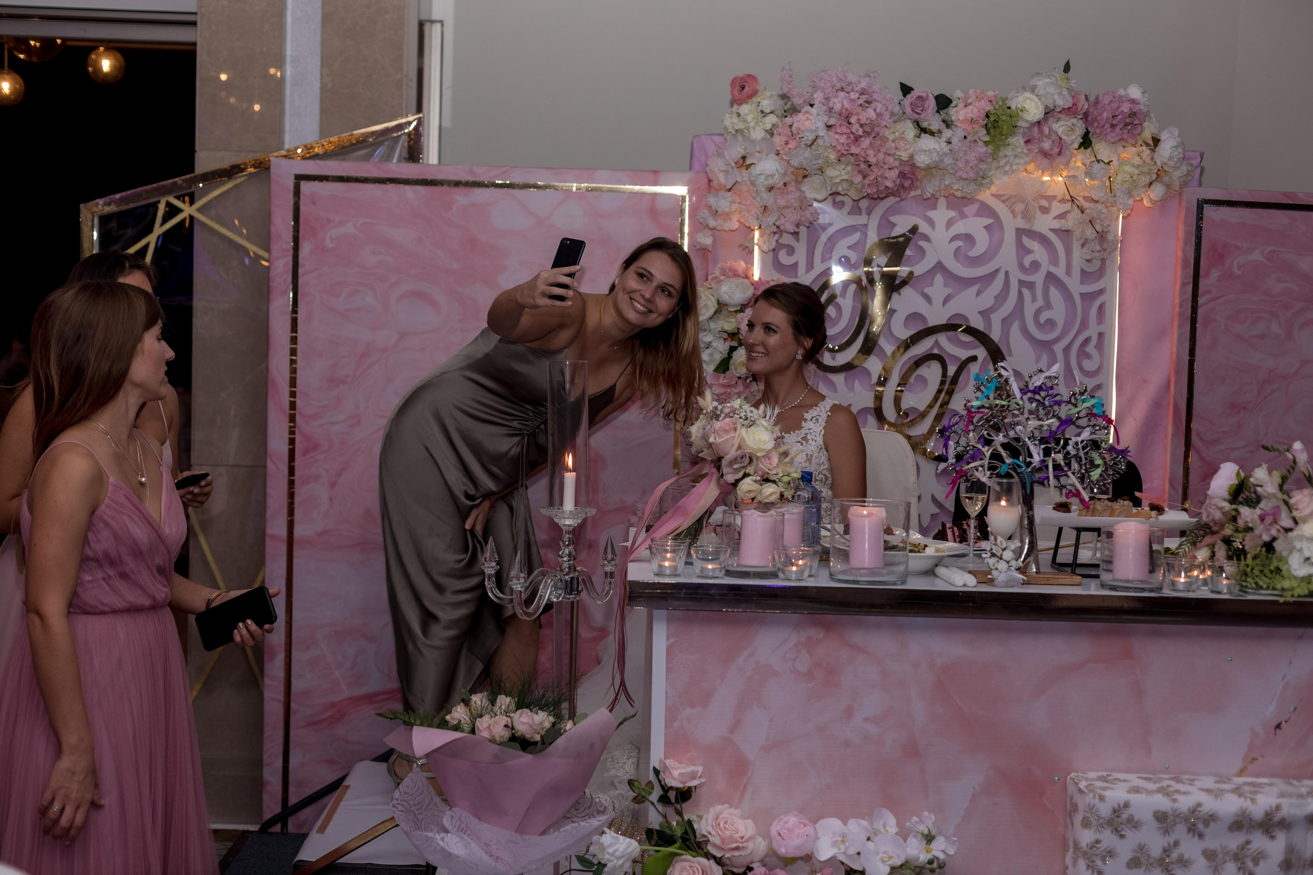 Свадебная фотосессия в Crown Plaza, Лимассол, Кипр