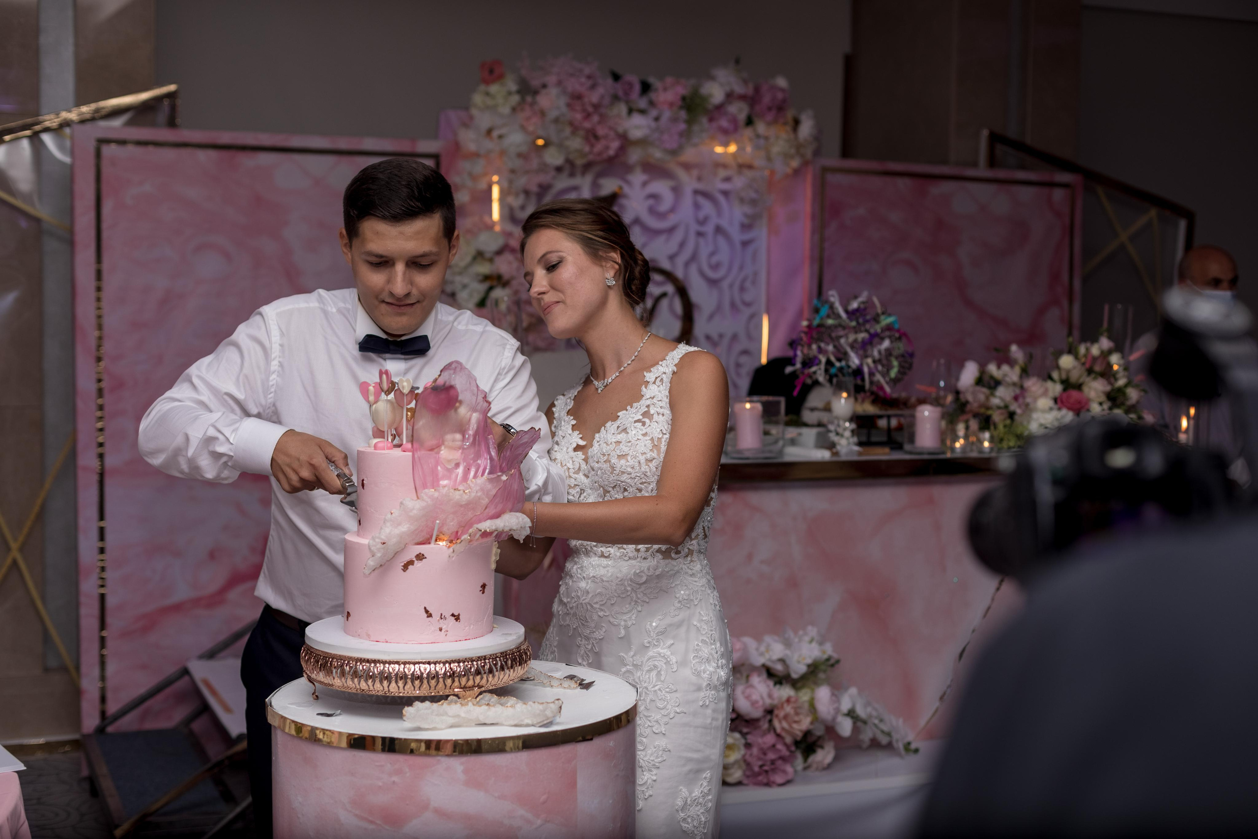 Свадебная фотосессия в Crown Plaza, Лимассол, Кипр