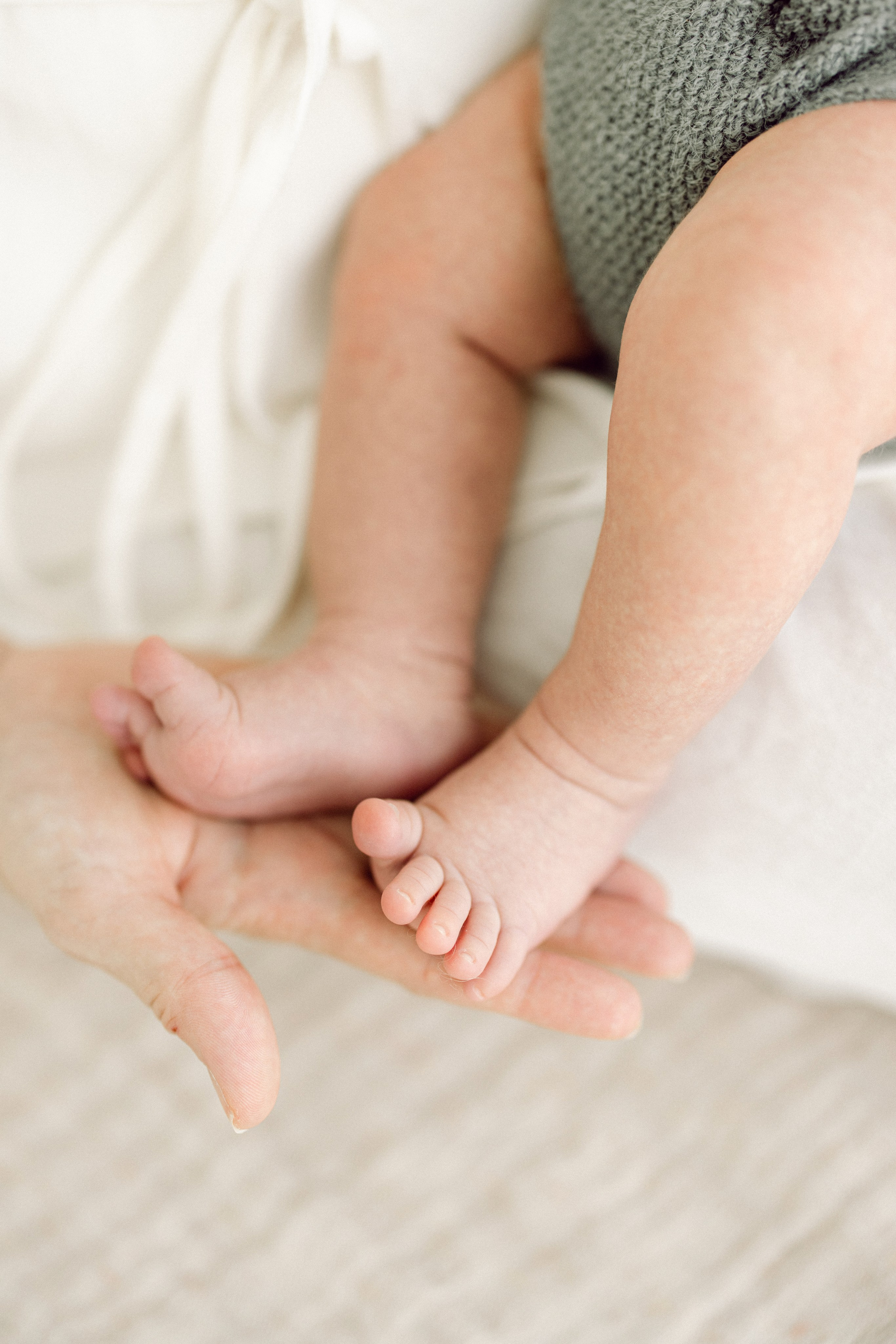 Newborn-Fotografie im Raum Zürich — mit Herz und Blick fürs Wesentliche. Wedding and Family Photographer Switzerland and Italy. Valeria Diaz