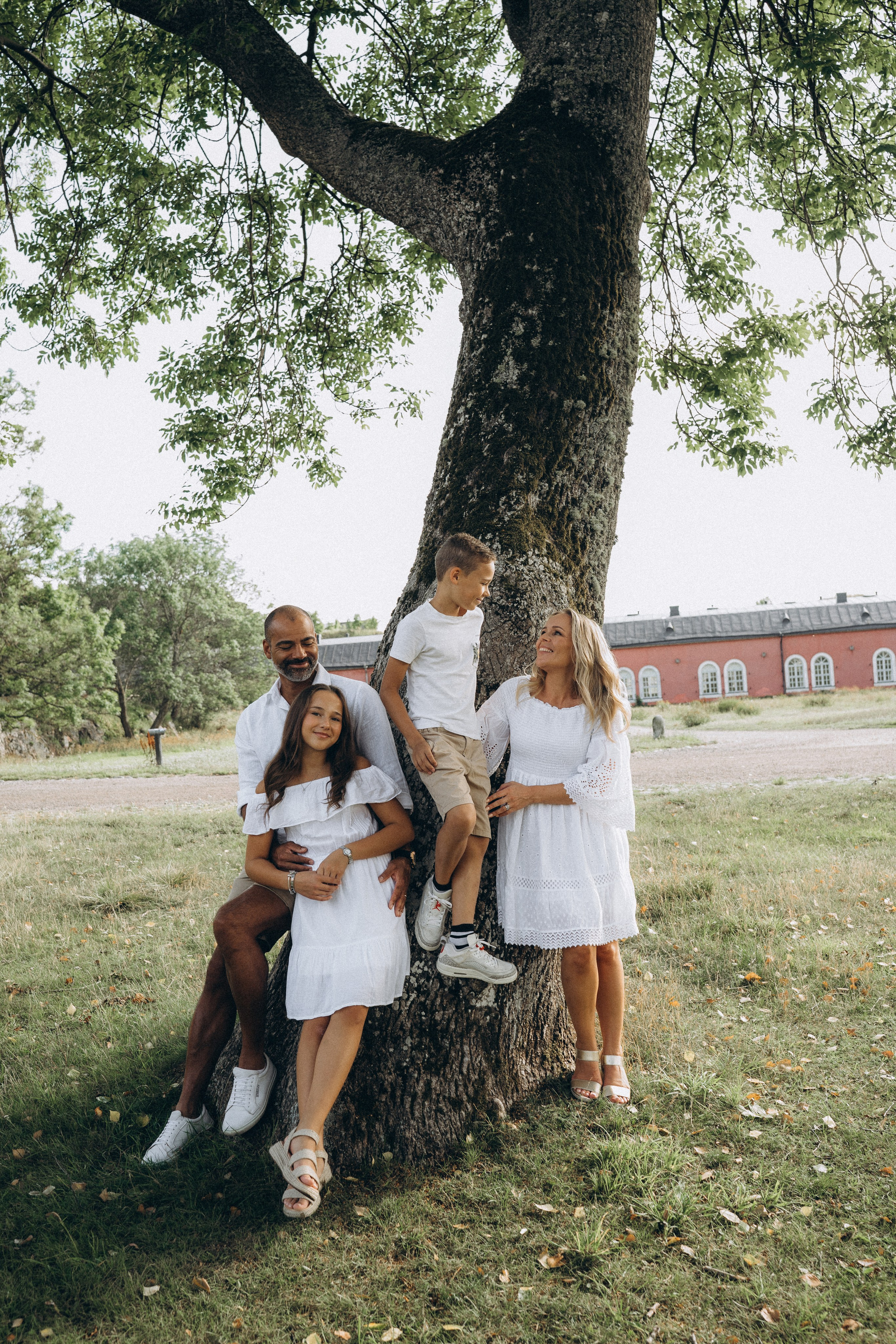 Suomenlinna. Wedding and portrait photographer in Helsinki Vickan O
