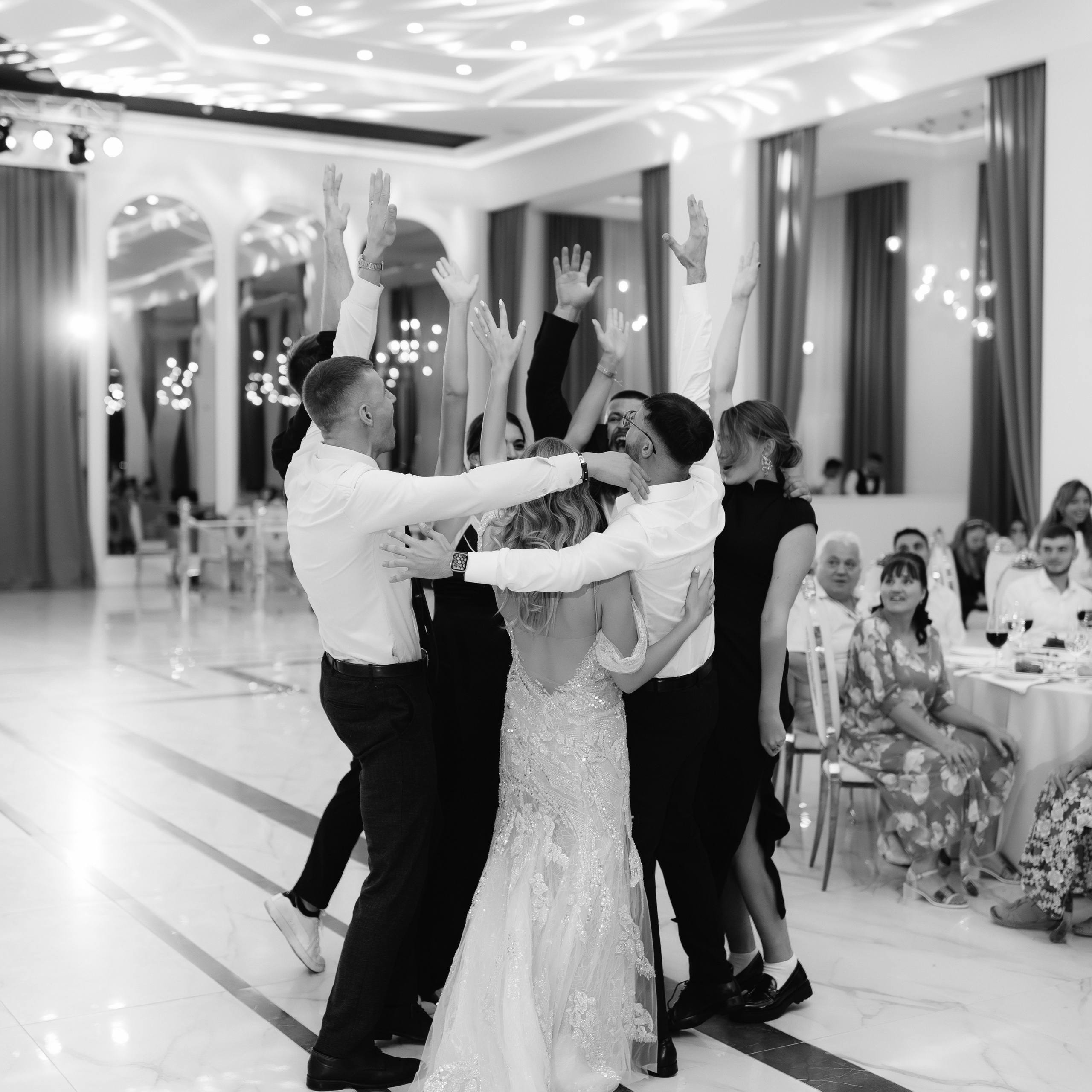 Atingerea e Dragoste. Servicii Foto Video în Chișinău și Europa ID-Brothers