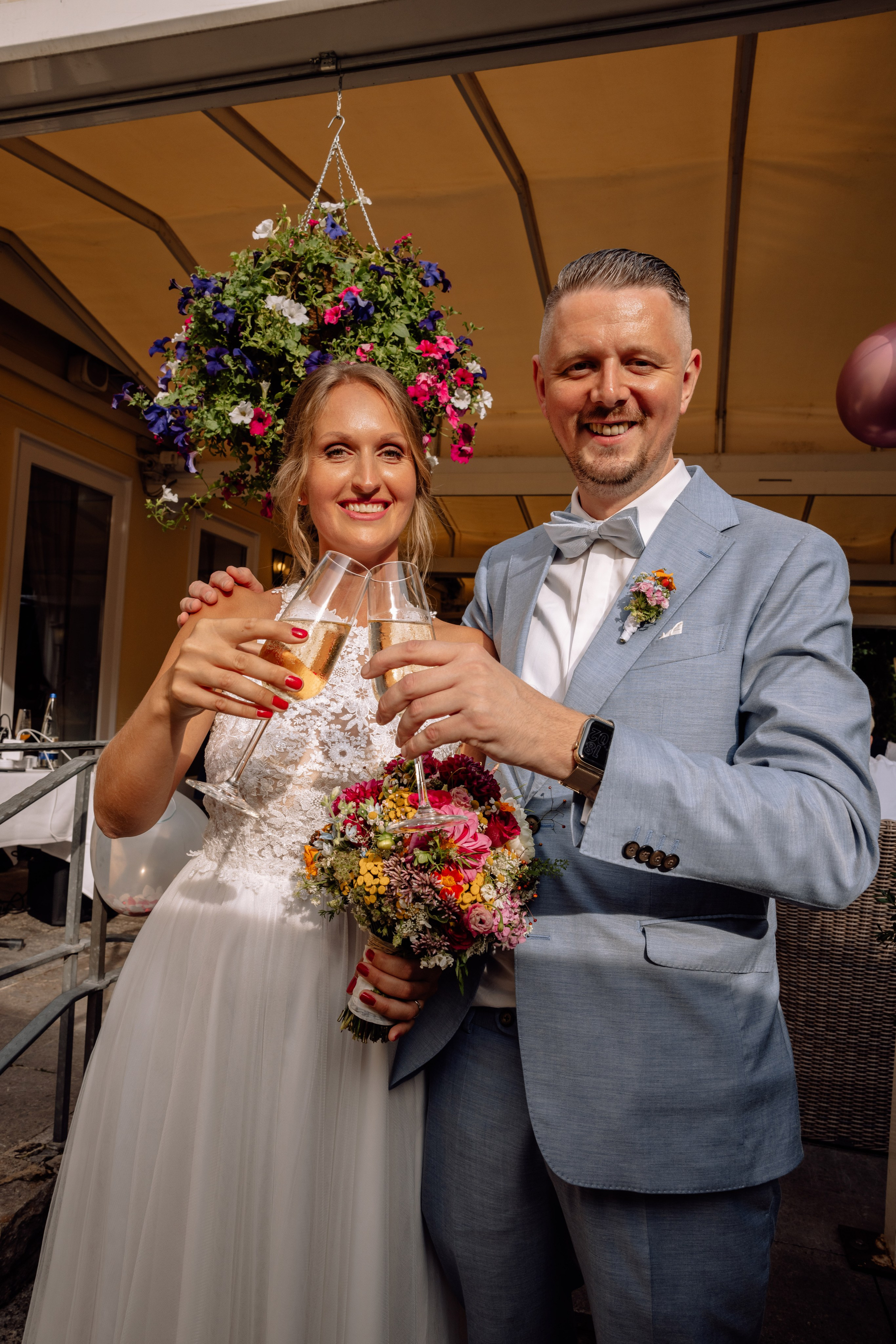 Sandra und Kevin: Standesamt Unterföring und Friedensengel. Hochzeitsfotograf München Taufe Familienfotograf Tanja Mauke
