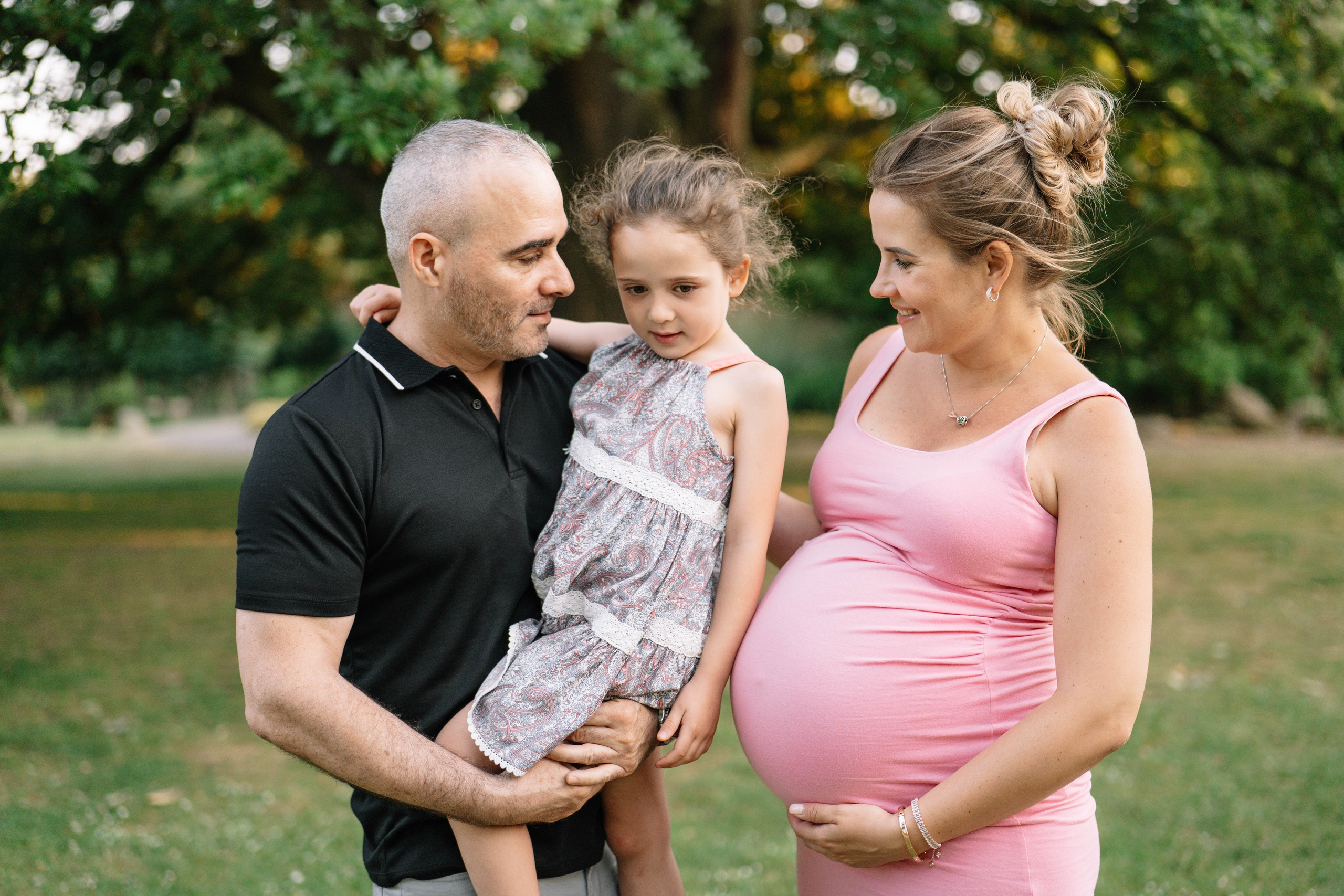 Family in the park. Wedding and family photographer in London