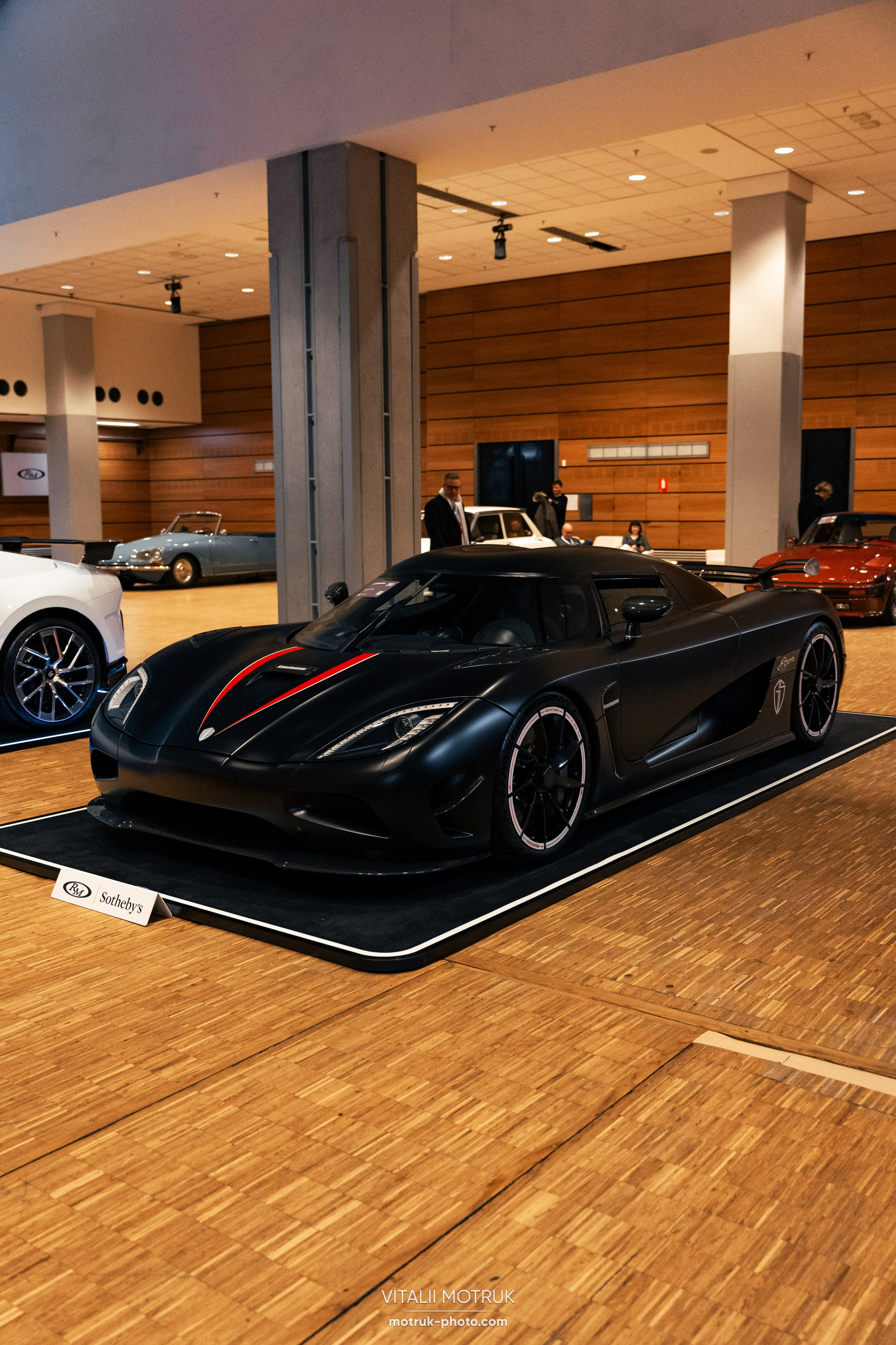 RM Sothebys 2025. Photographe de voitures à Paris — Vitalii Motruk