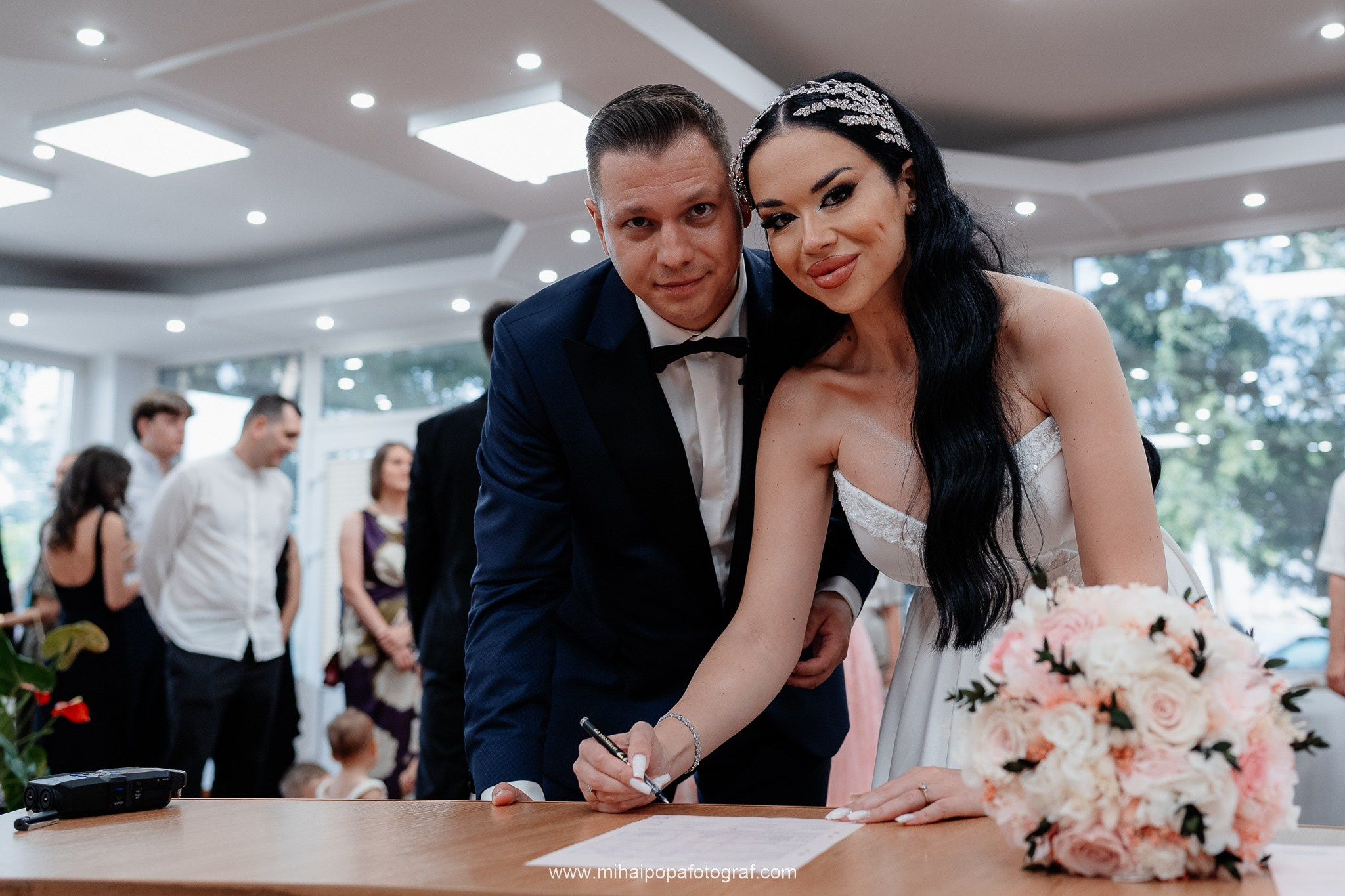 Fotograf Cununie Civilă în București - Mihai Popa Fotograf. Fotograf Nuntă & Botez București - Mihai Popa | Dincolo de oameni, imortalizez emoții!