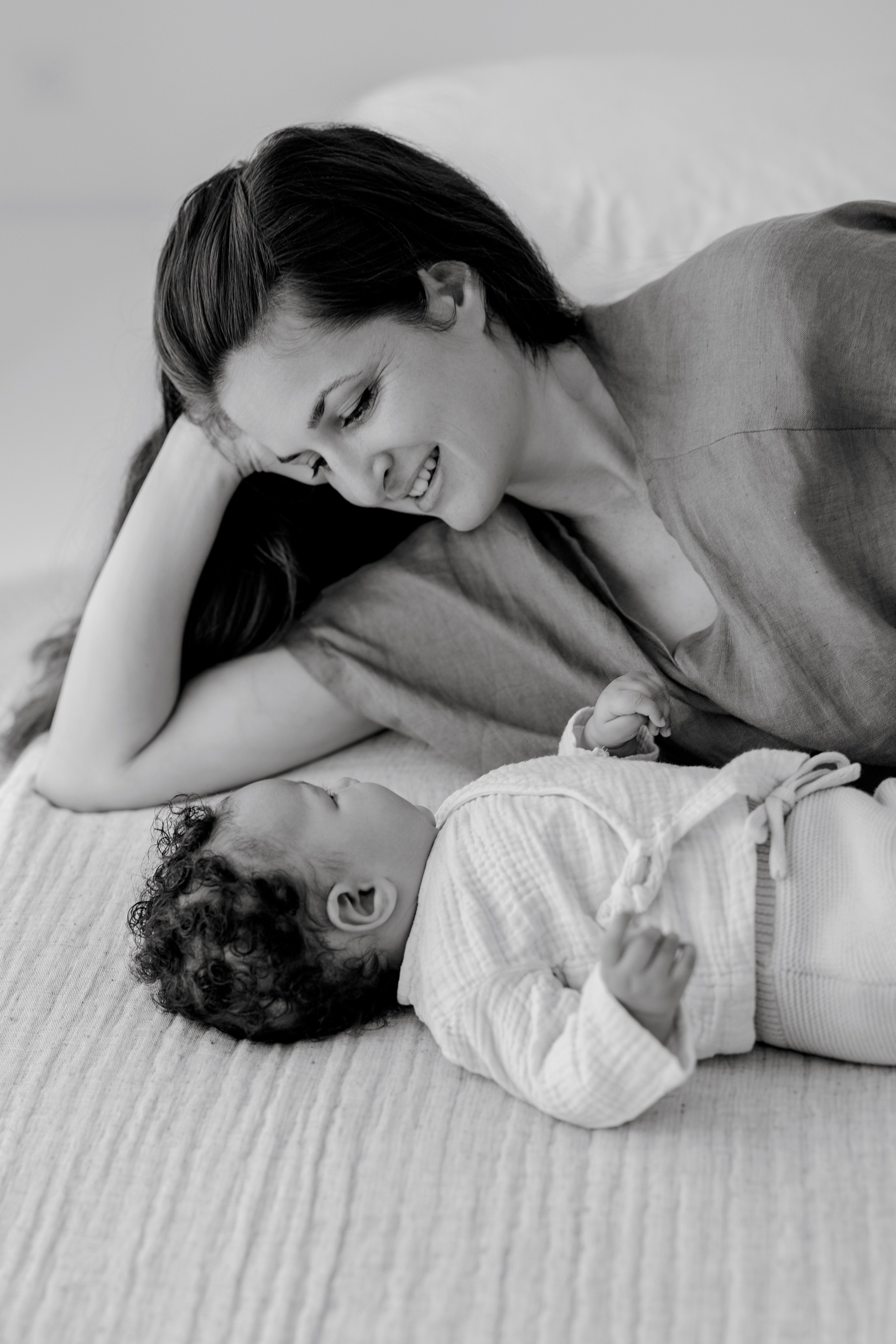 Newborn-Fotografie in Zürich — Natürlich. Minimalistisch. Ohne Zeitdruck. Wedding and Family Photographer Switzerland and Italy. Valeria Diaz