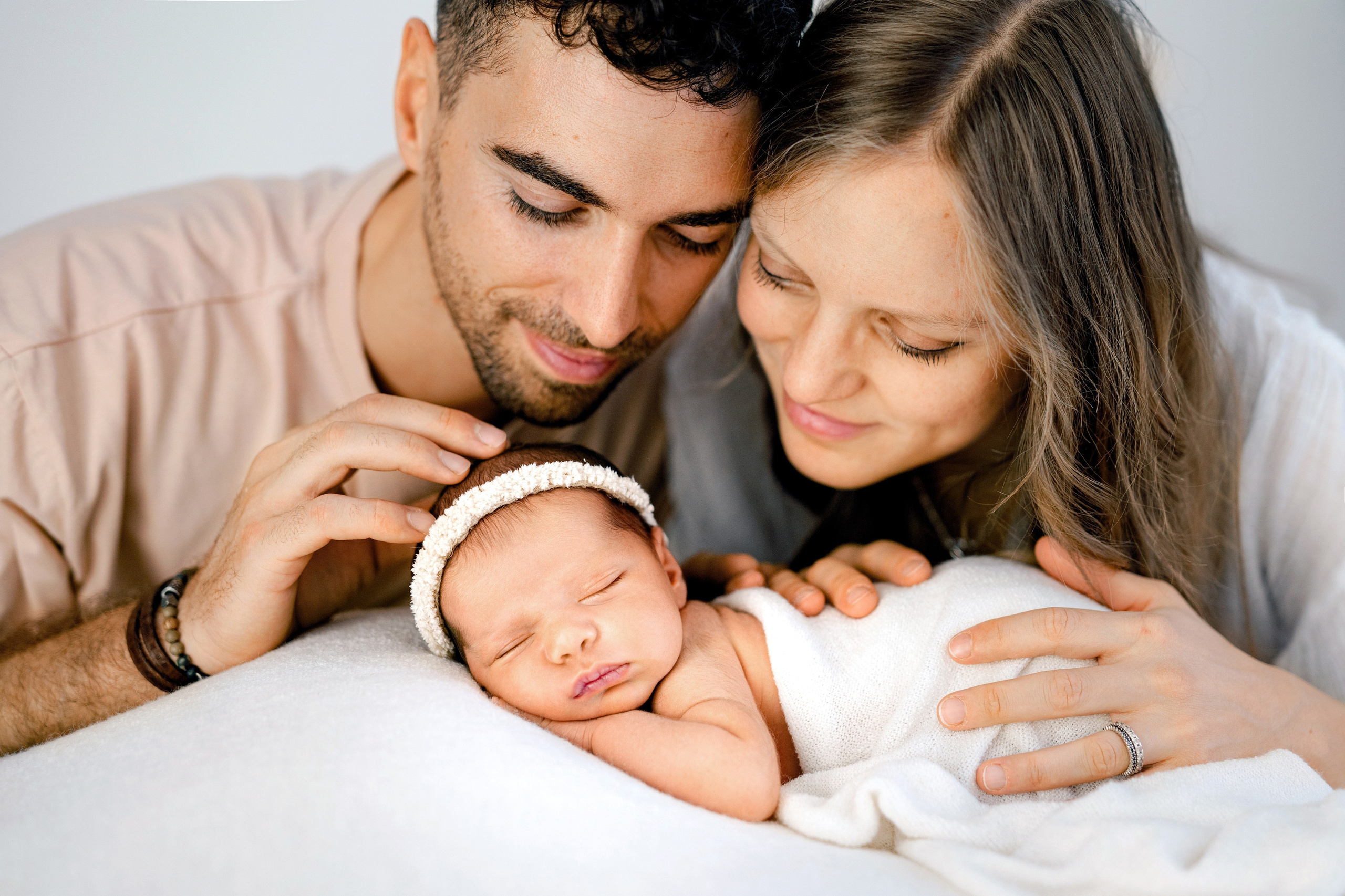 Newborn. Svitlana Miahka fotografa a Genova