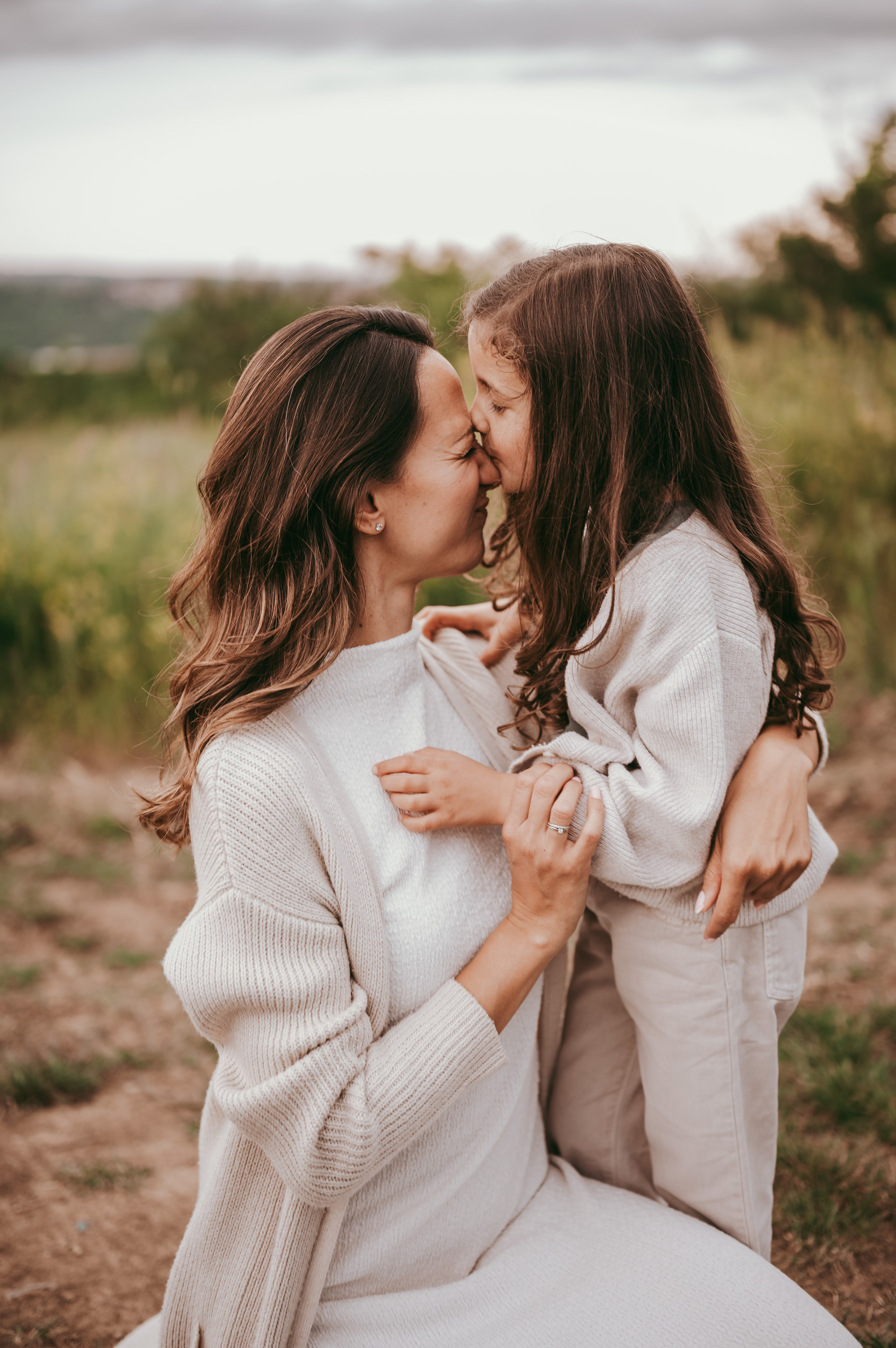 Bojana i Srna / mammy and me photosession. Deciji i porodicni fotograf u Beogradu Oksana Skendzic