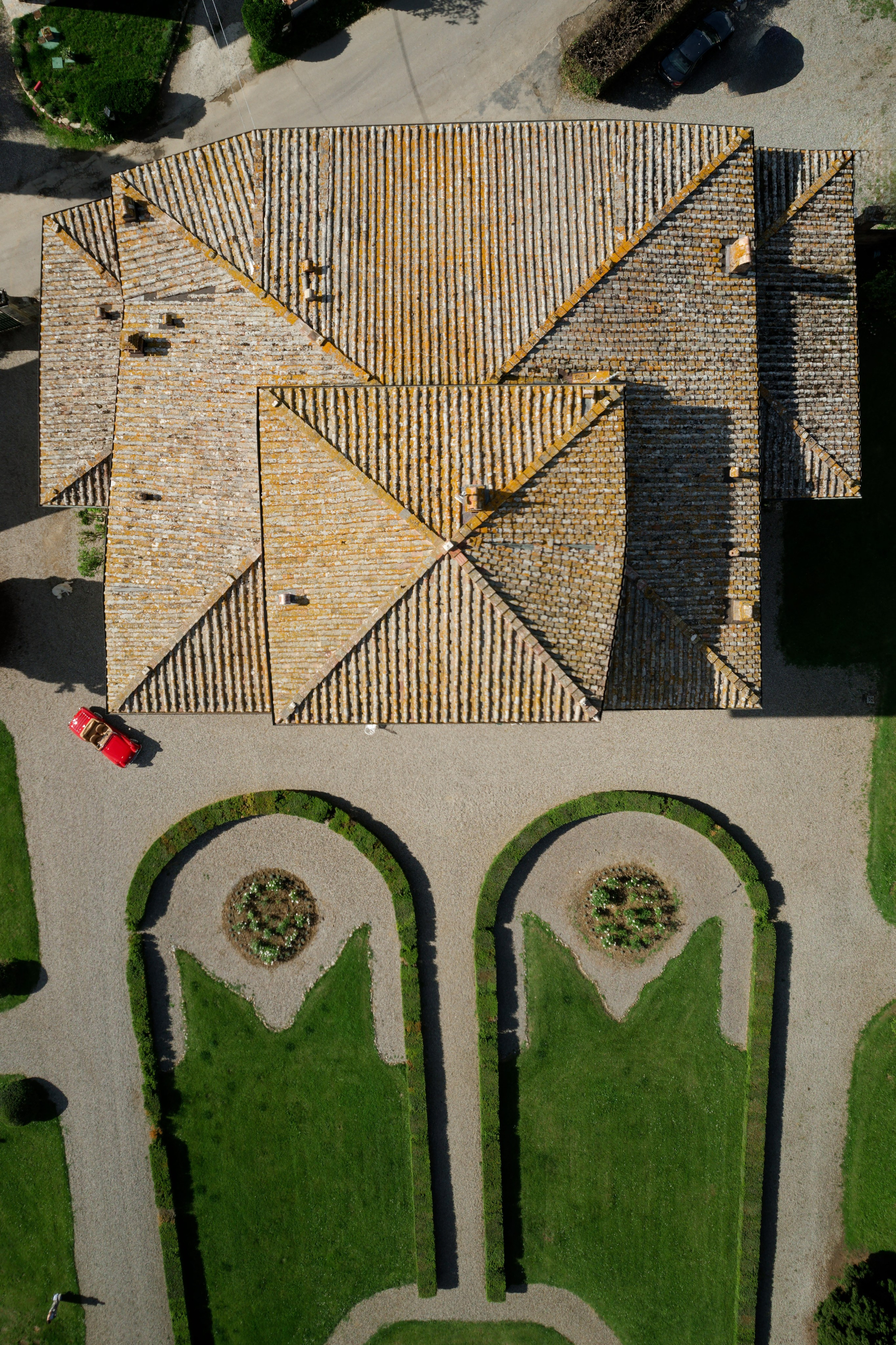 Wedding editorial at Villa di Geggiano, Tuscany, Italy