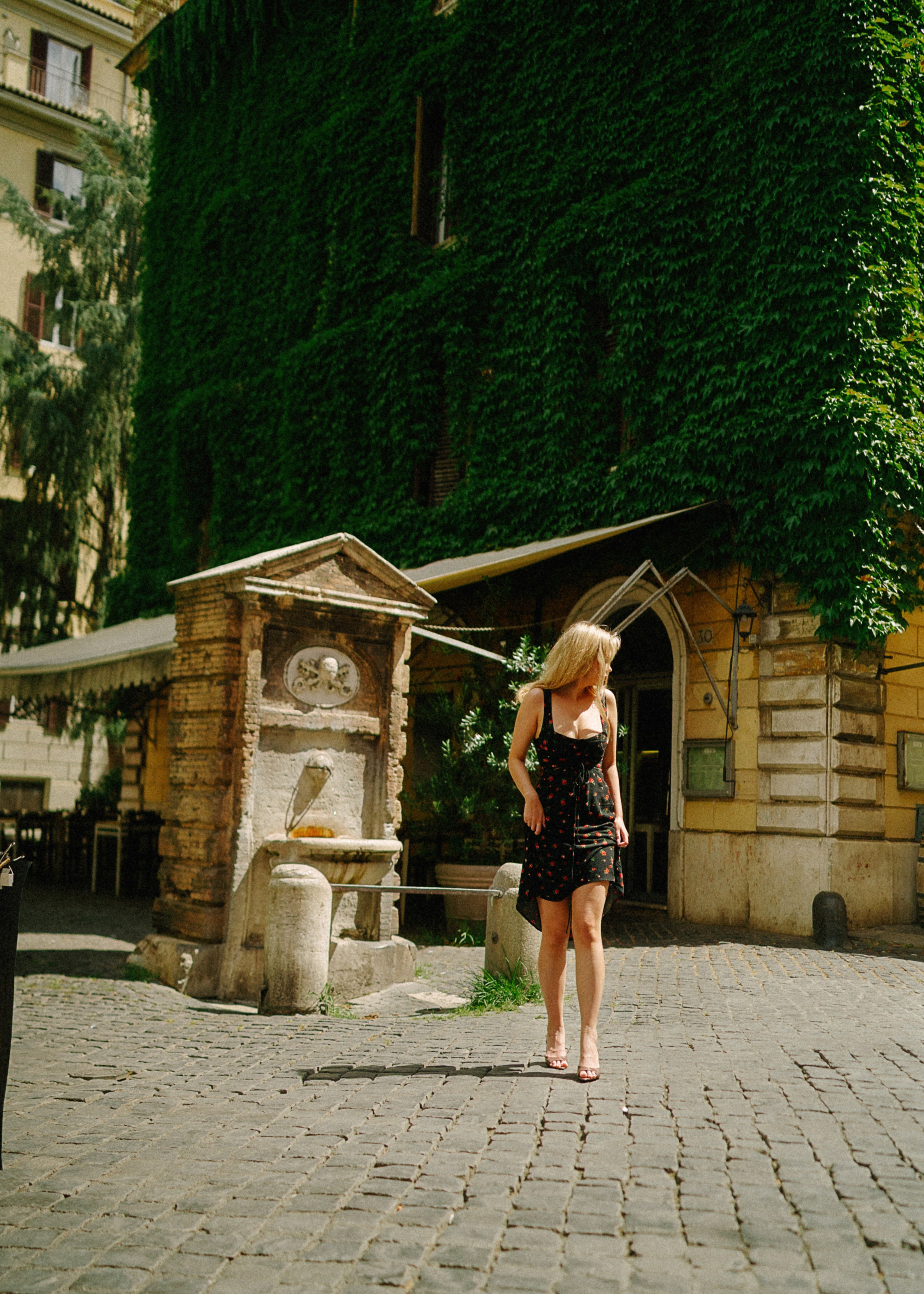 Tanya at Borgo Pio. Photographer in Rome and Italy. Stas Varych