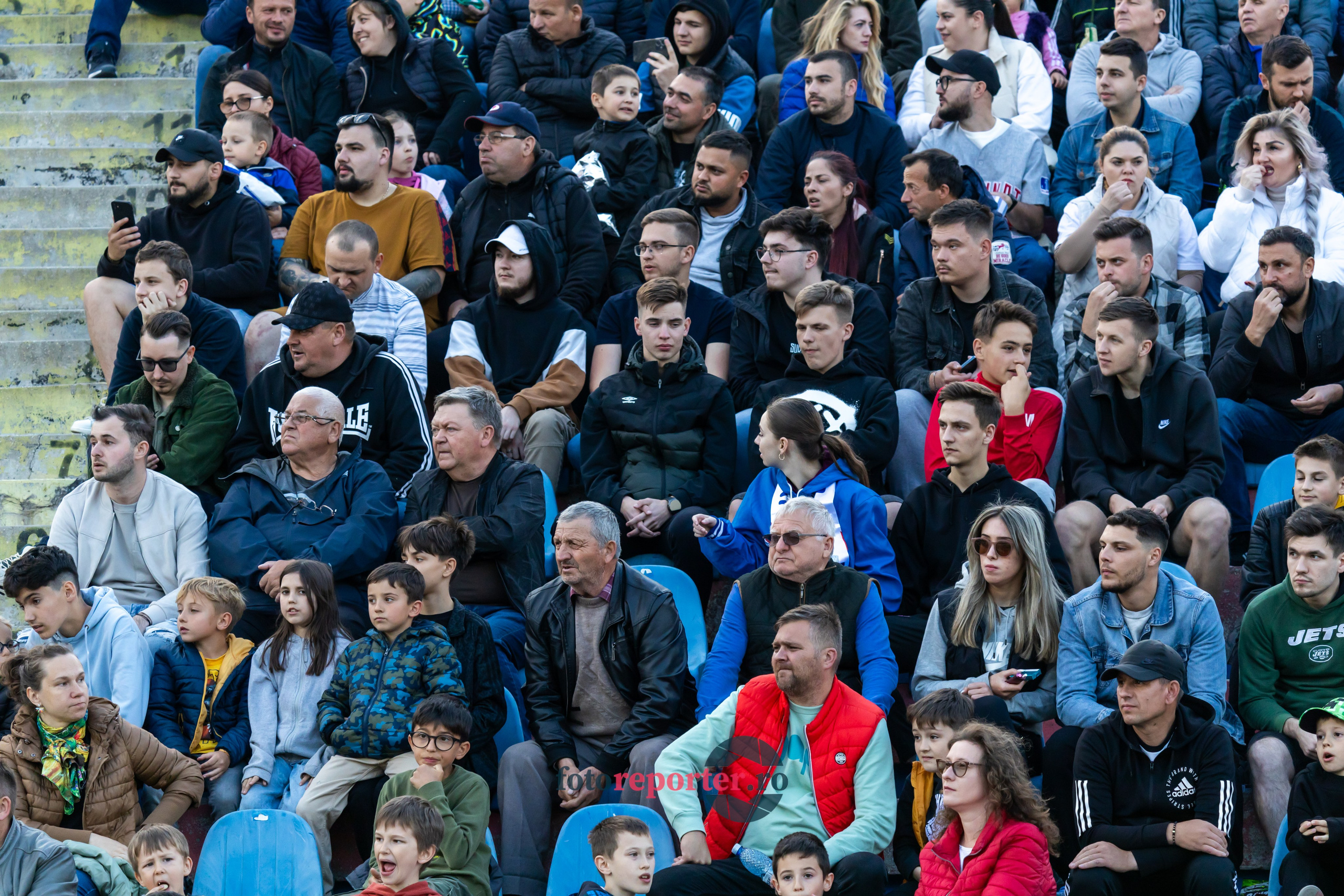 Galerie Foto: FC Botoșani vs. CS Mioveni - Pe 17 mai 2024, am fost martorii unei partide incredibile între FC Botoșani și CS Mioveni, în prima manșă a barajului pentru evitarea retrogradării. În fața unui stadion plin de emoție și speranță, echipa noastră a obținut o victorie importantă, cu un gol marcat de Aldair în minutul 93. 💪 *FC Botoșani 1-0 CS Mioveni*⚽️ Urmăriți momentele cheie ale meciului și bucuria suporterilor în această galerie foto! Pregătiți-vă pentru meciul de retur de pe 24 mai, când vom lupta din nou pentru a rămâne în prima ligă.#FCBotoșani #CSMioveni #BarajRetrogradare #ForzaBotoșani 