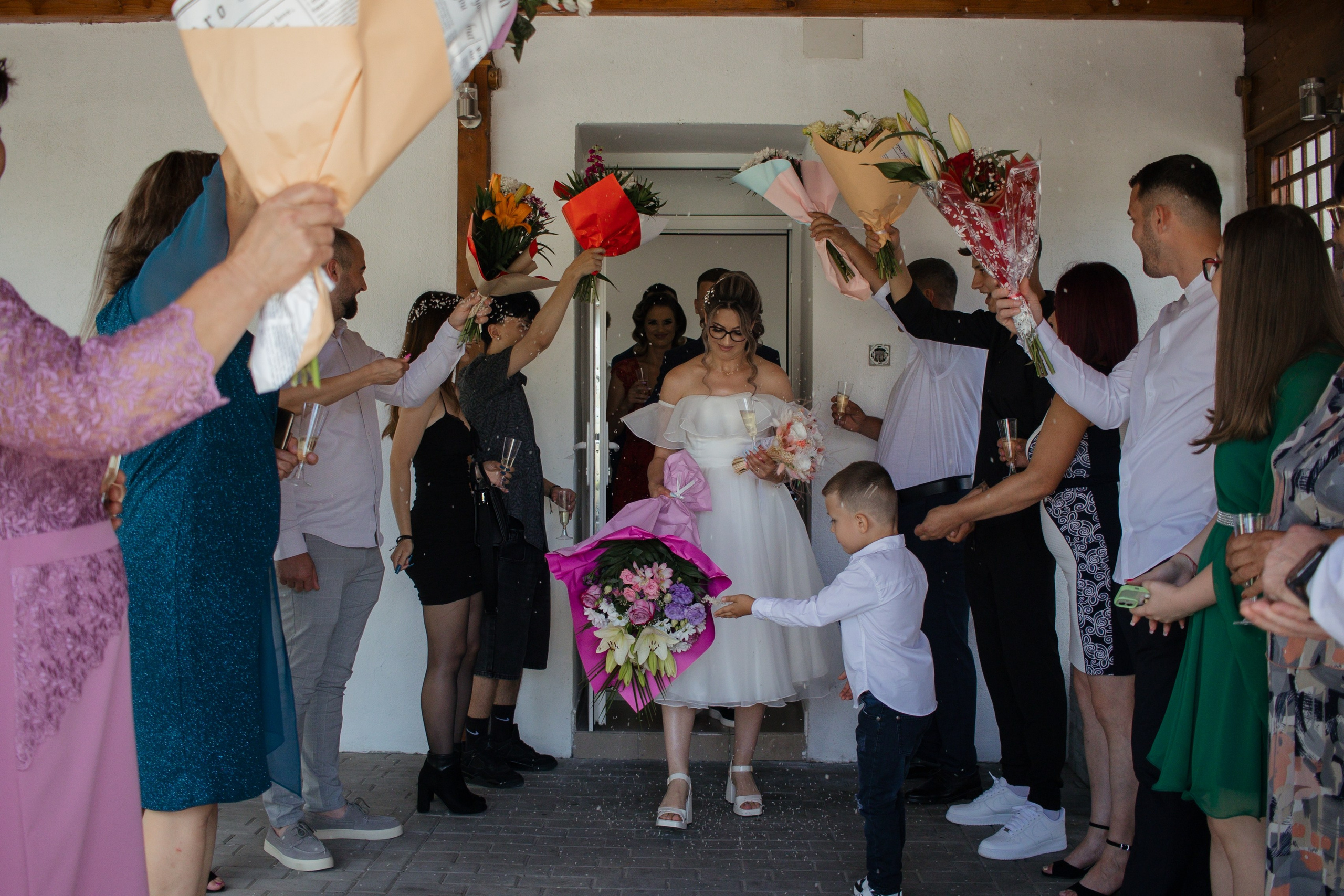 Oana & Vasile. Fotograf si videograf — evenimente si studio