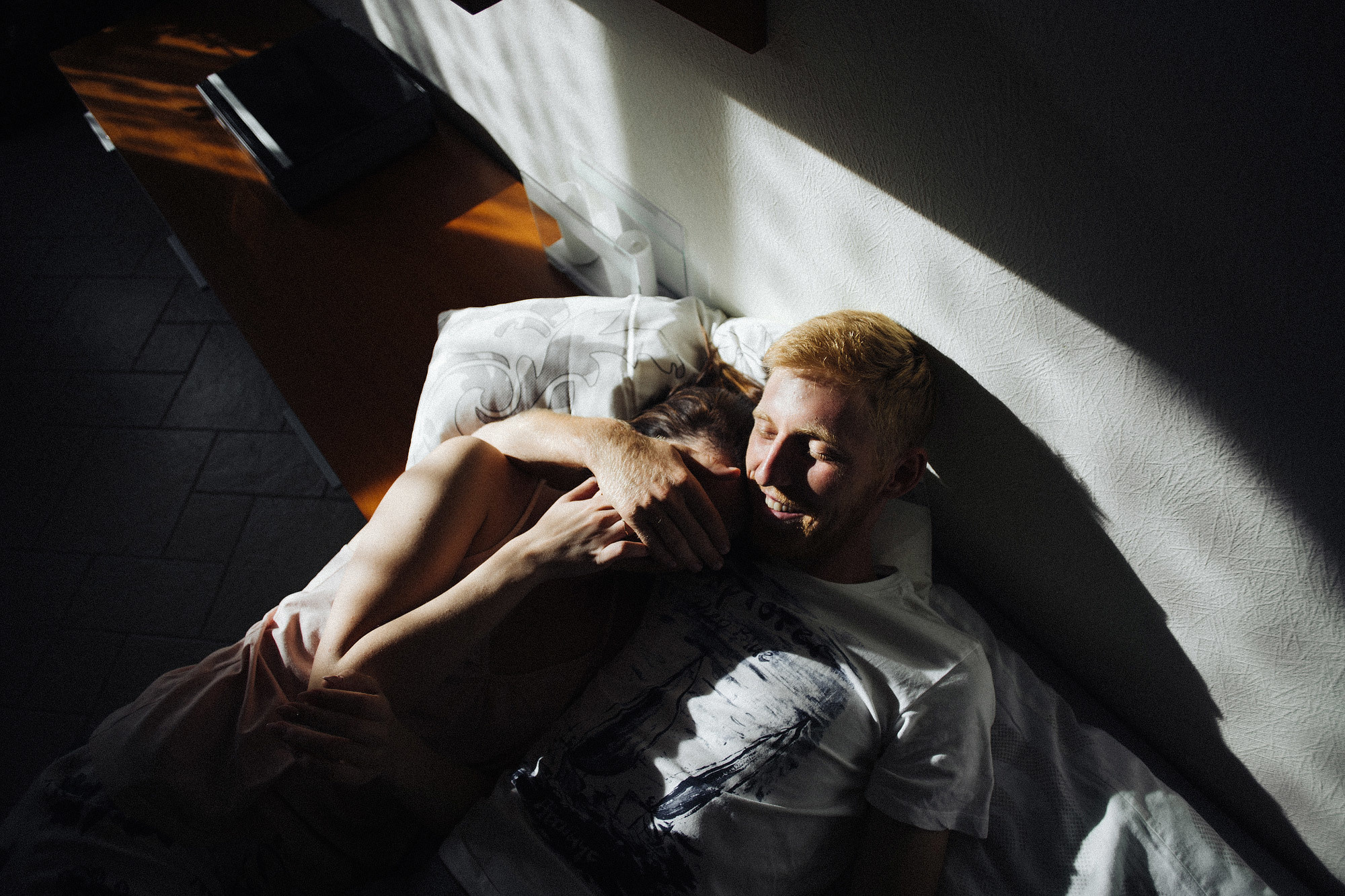 Домашняя фотосессия в постели. Свадебный и семейный фотограф Алексей Попов. Штутгарт, Германия