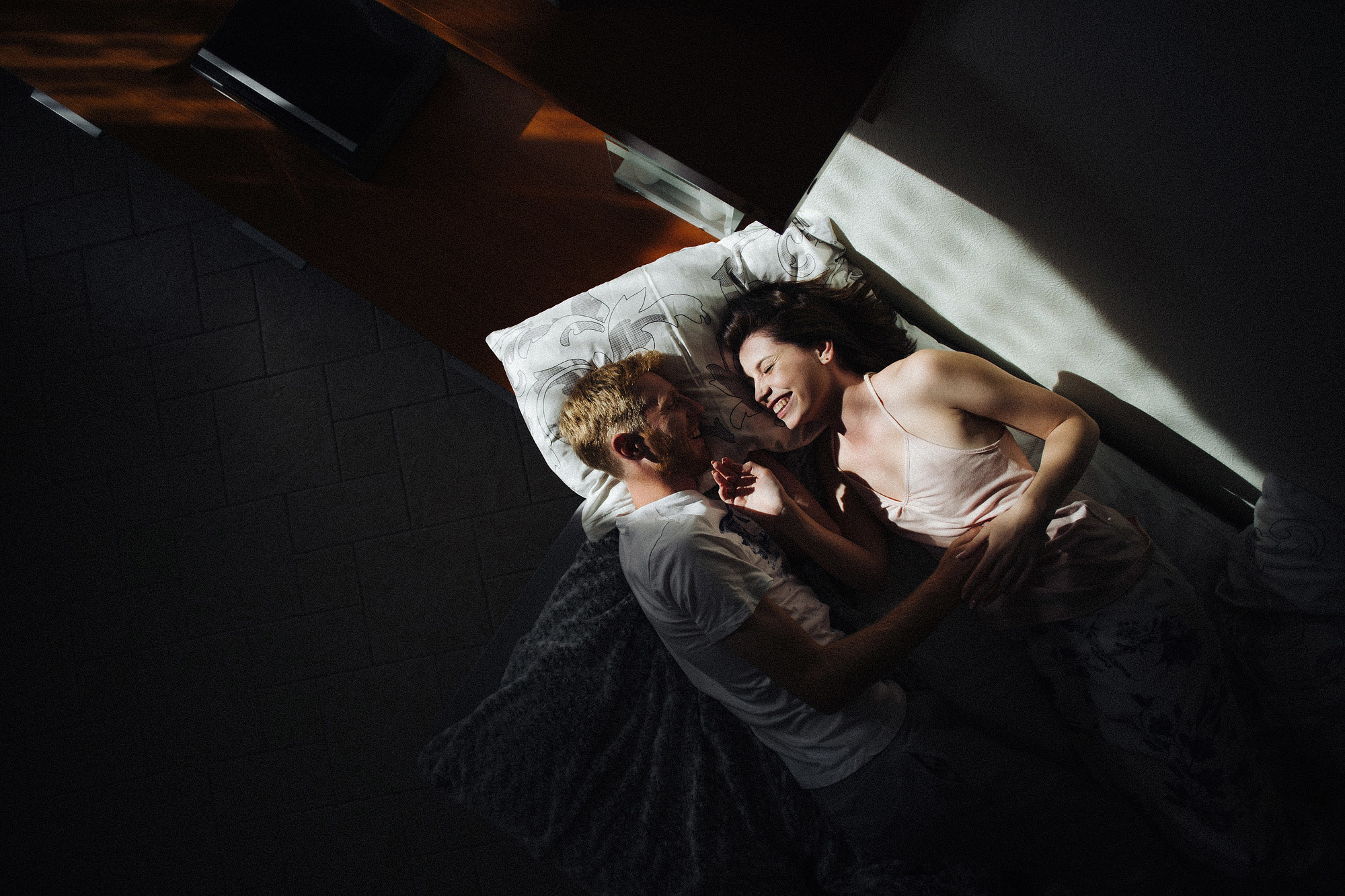 Домашняя фотосессия в постели. Свадебный и семейный фотограф Алексей Попов. Штутгарт, Германия