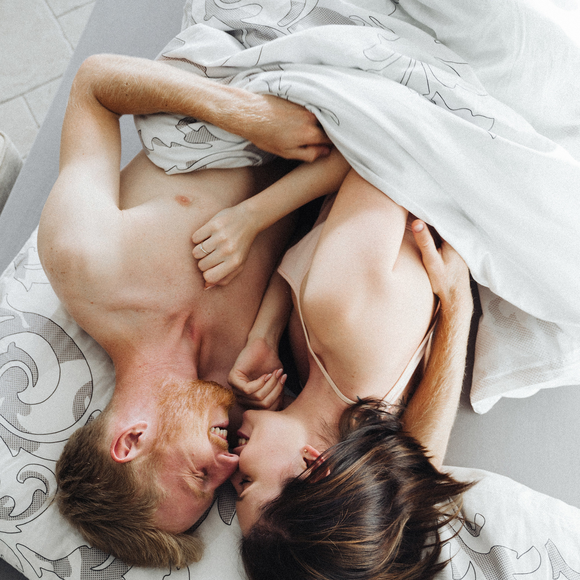 Домашняя фотосессия в постели. Свадебный и семейный фотограф Алексей Попов. Штутгарт, Германия