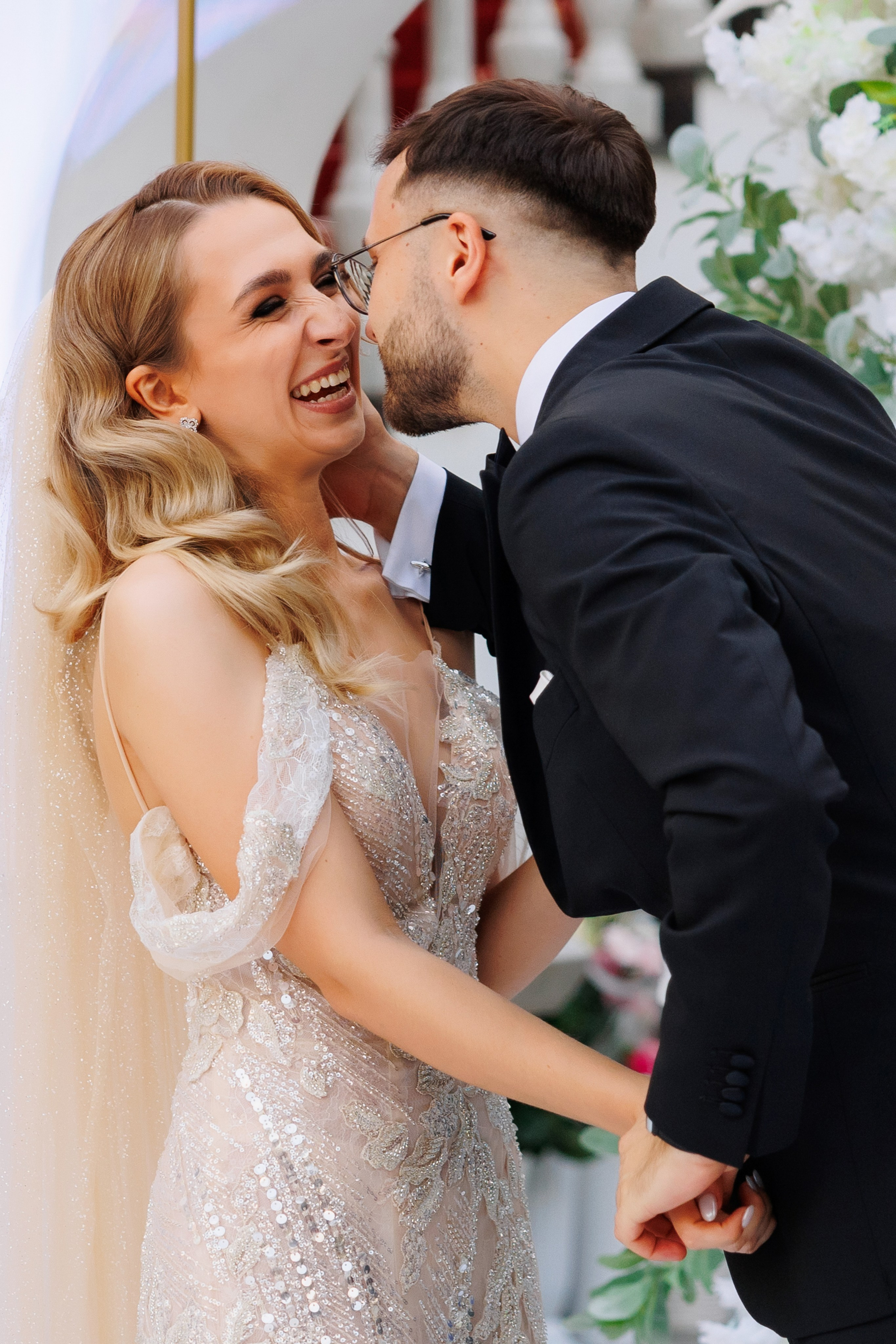 Atingerea e Dragoste. Servicii Foto Video în Chișinău și Europa ID-Brothers